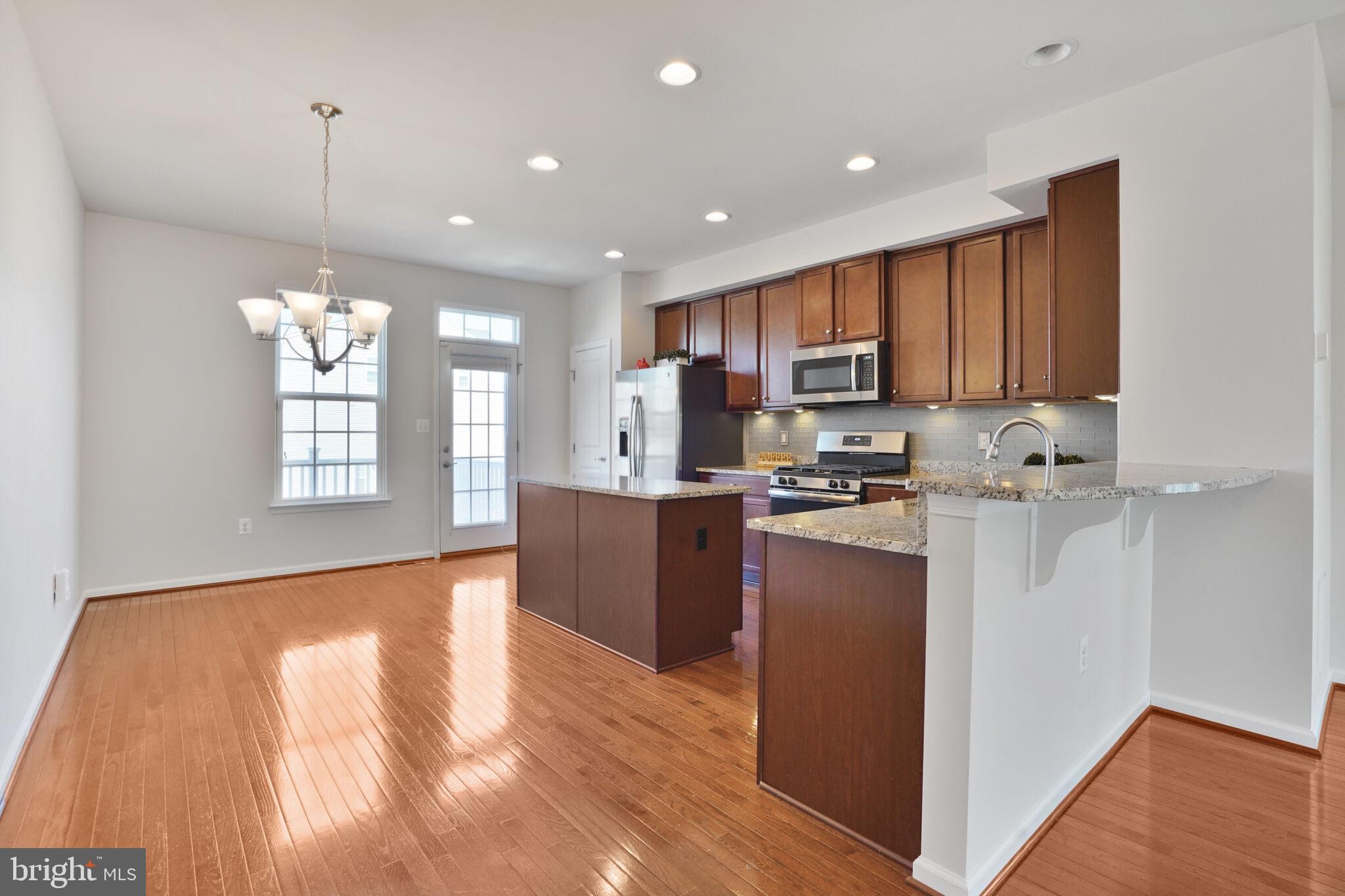 FEATHERSTONE STATION CONDOMINIUMS - Residential Lease