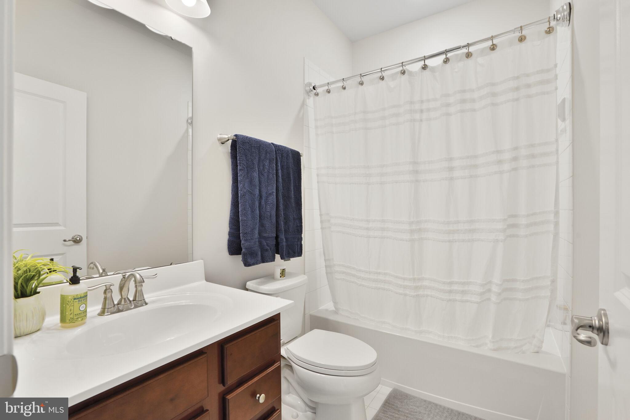 FEATHERSTONE STATION CONDOMINIUMS - Residential Lease