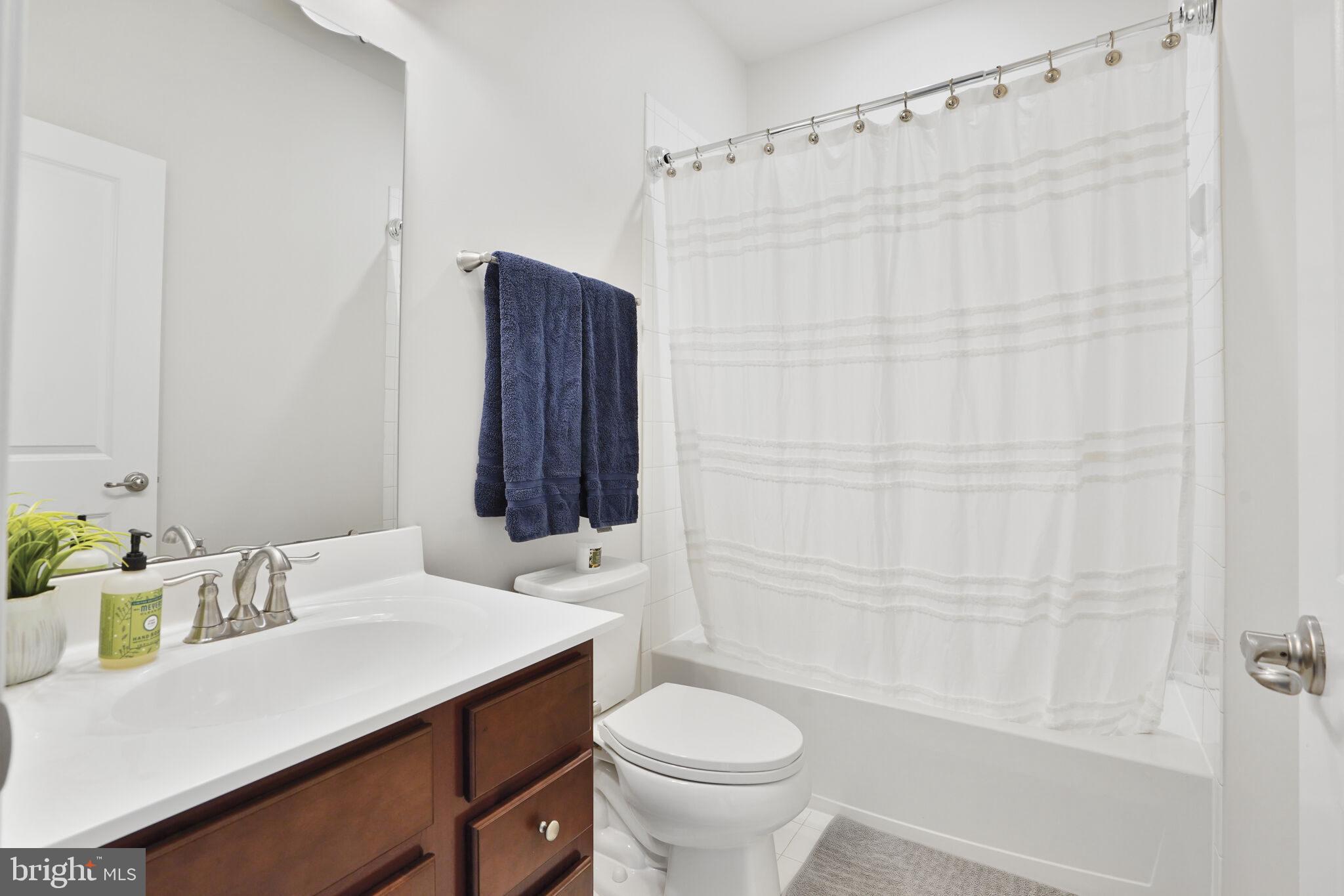 FEATHERSTONE STATION CONDOMINIUMS - Residential Lease