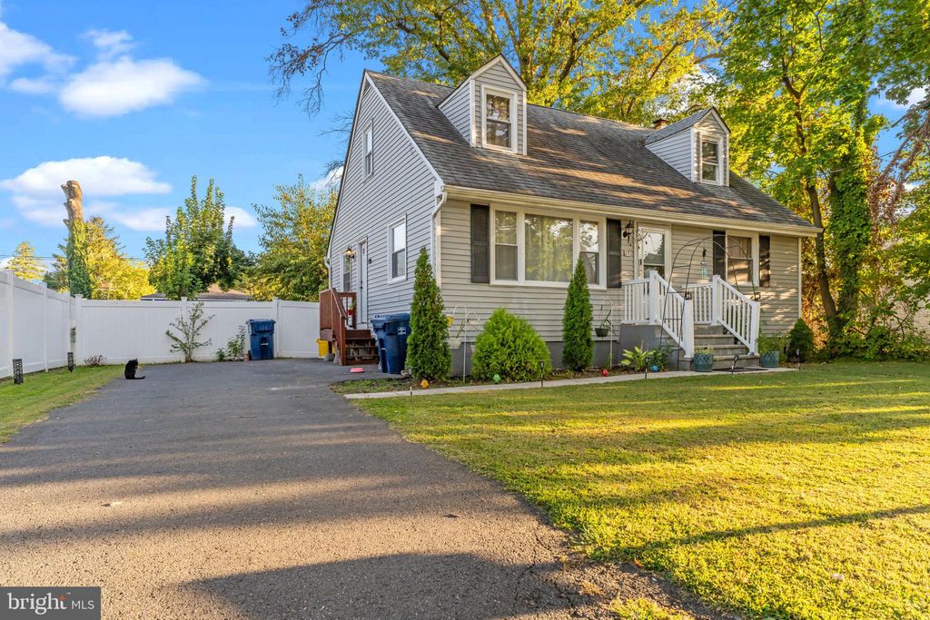 Photo of 27 Altamawr Avenue, LAWRENCEVILLE, NJ 08648 (MLS # NJME2065396)