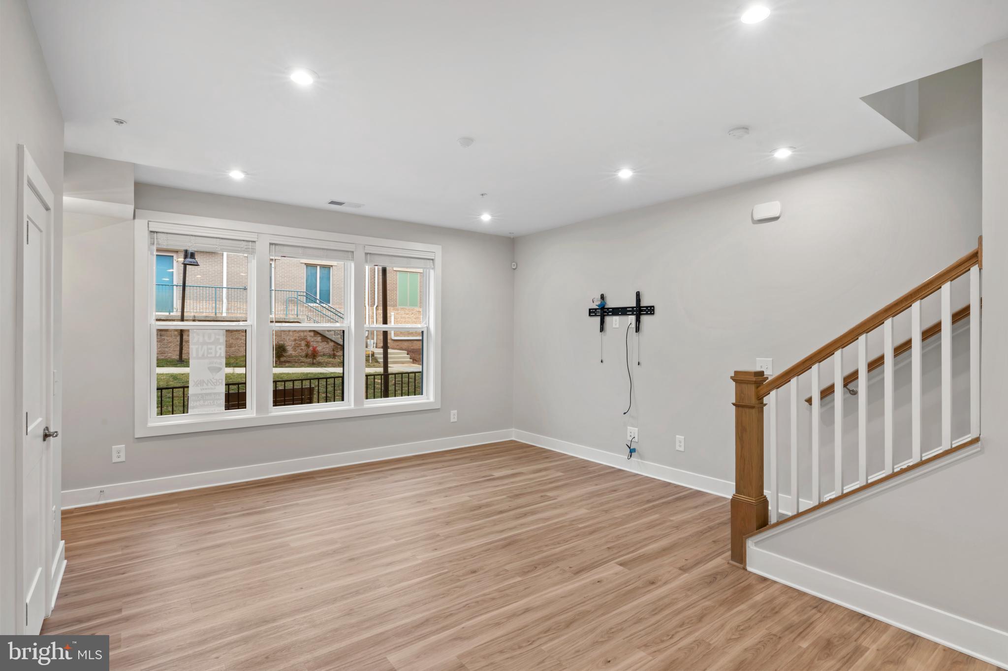 TALL OAKS - Residential Lease