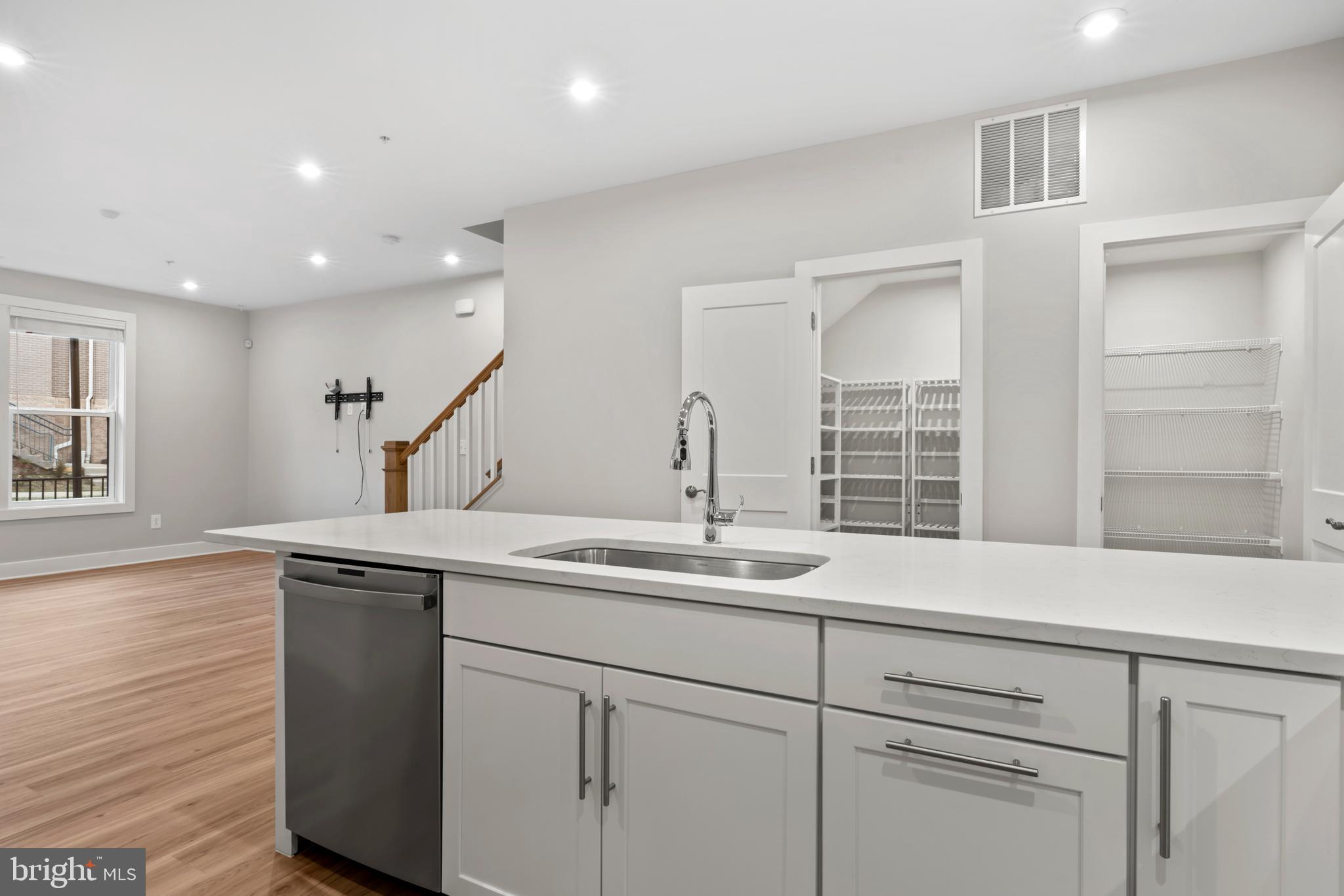 TALL OAKS - Residential Lease