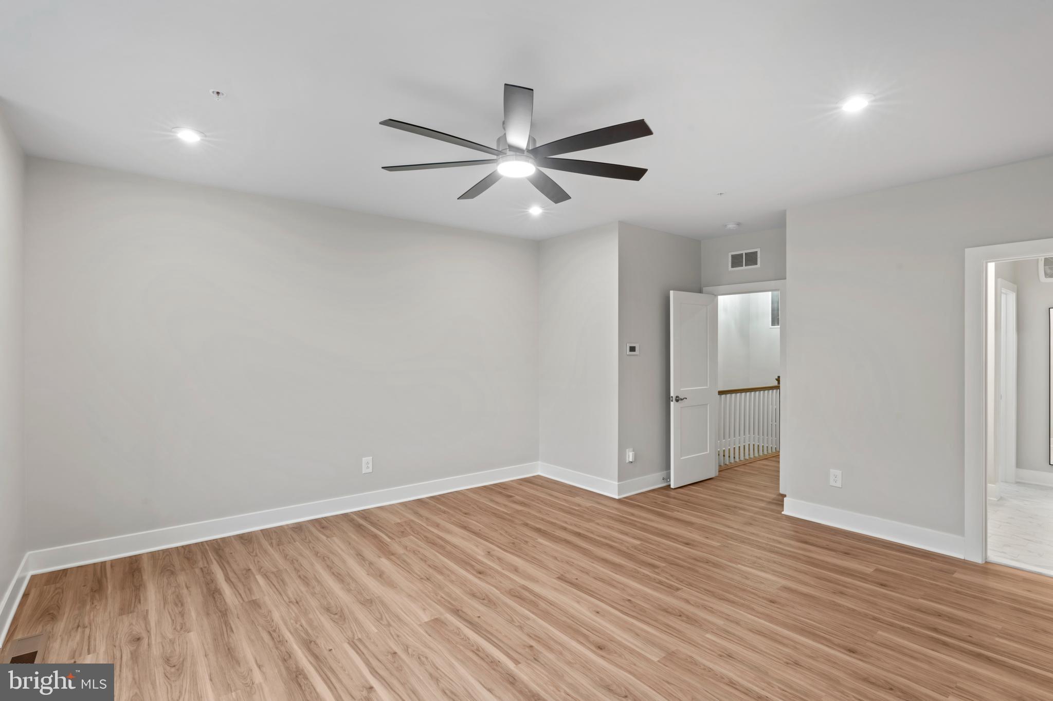 TALL OAKS - Residential Lease