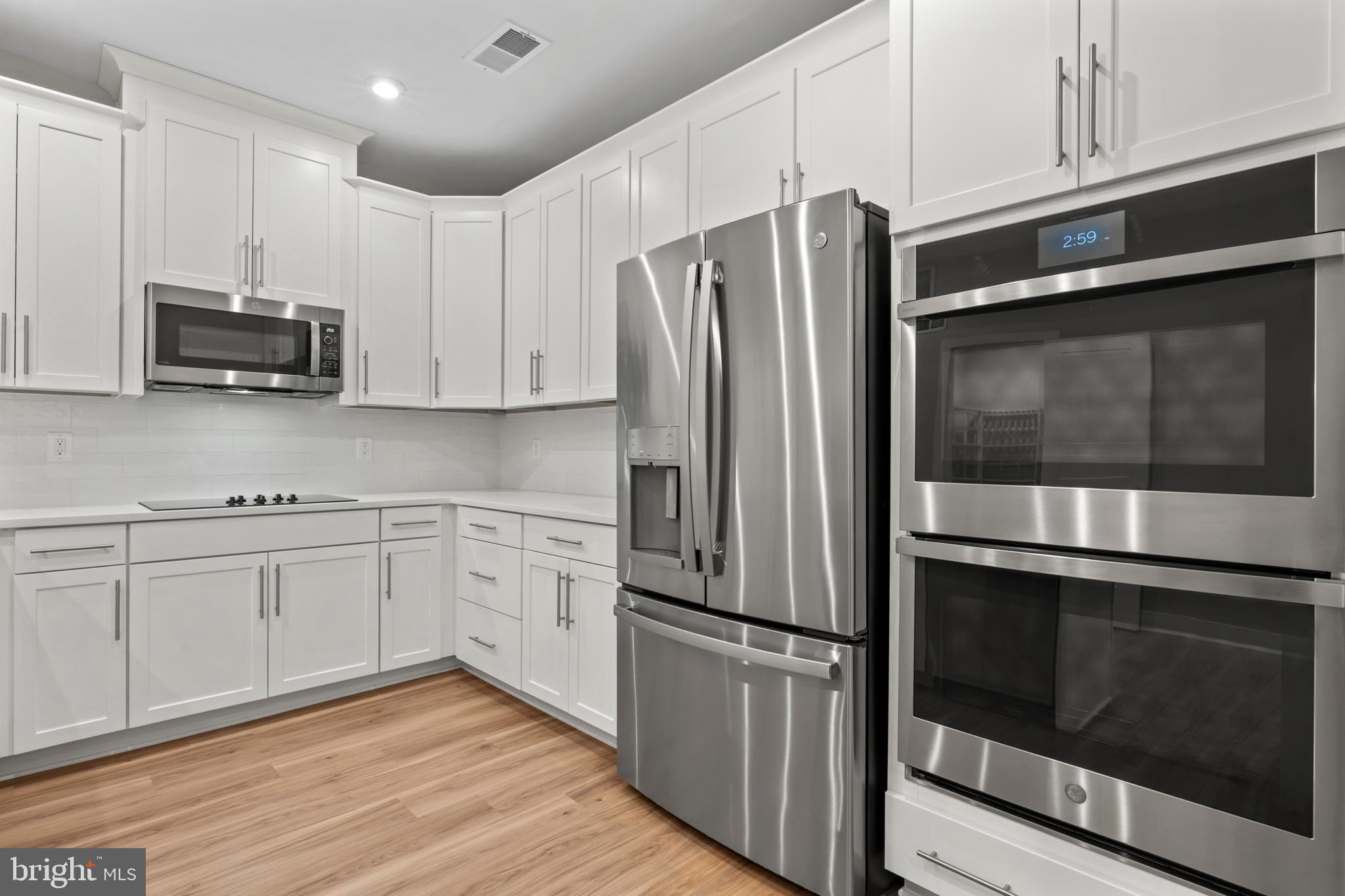 TALL OAKS - Residential Lease