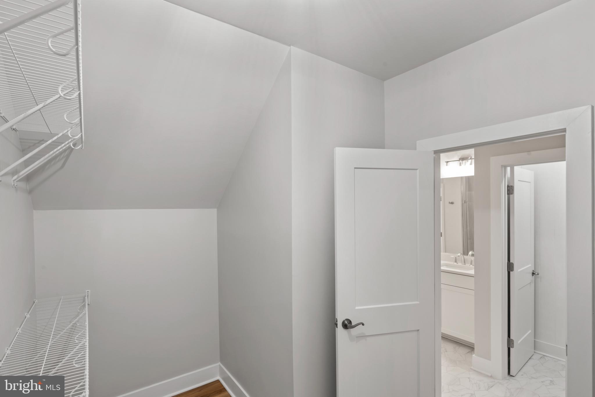 TALL OAKS - Residential Lease