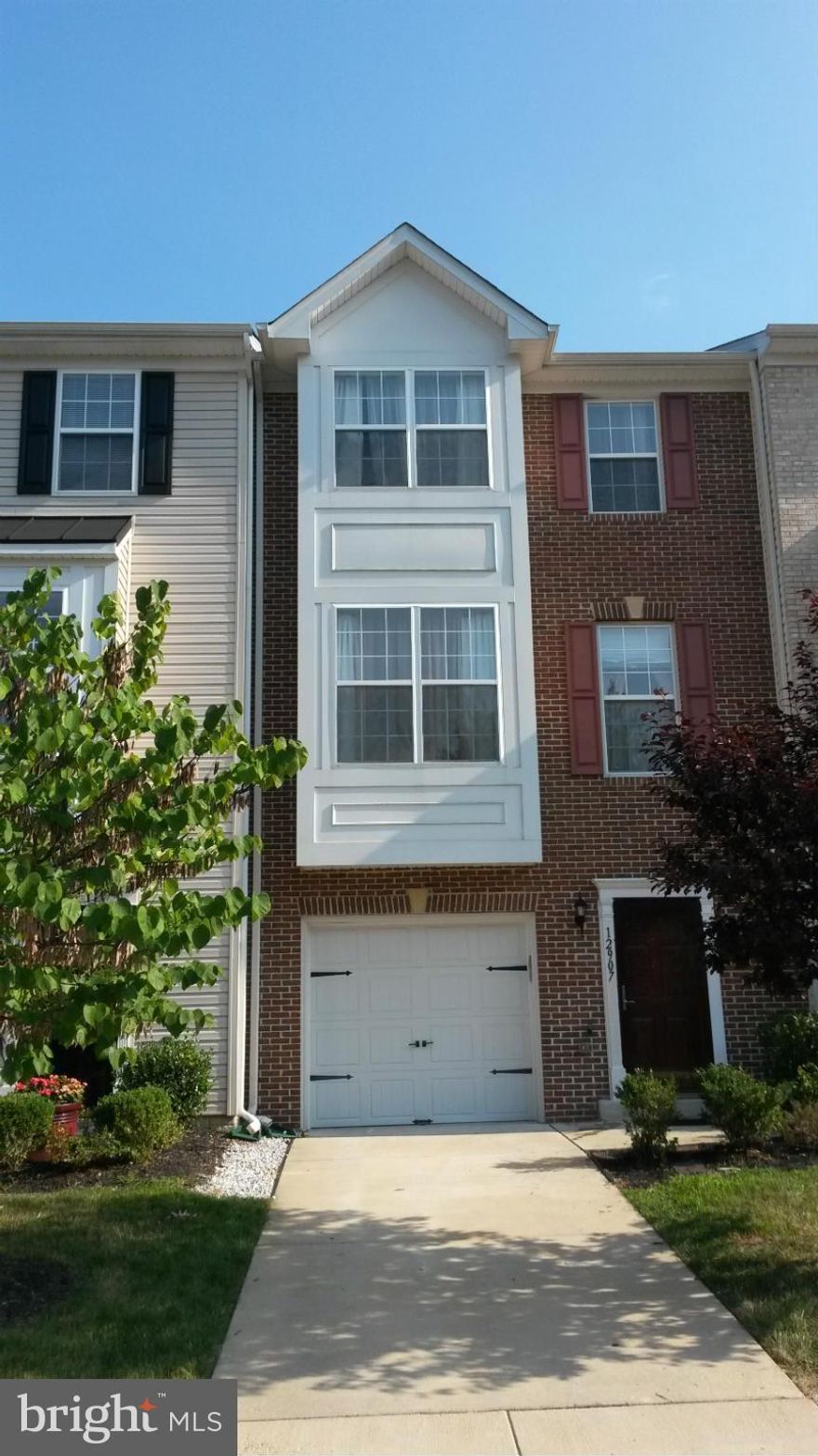 OwnerOfferingRental Incentive for Approved Appli/Lease by 10/15*3 Story Townhouse w/Garage*Upgraded Kitchen w/Granite Counters & Ceramic Floor*Slider to Rear Deck*Spacious MBR w/En Suite*Soaking Tub*Sep Shower*Dbl Vanity*Walk-in Closet*2 Addit. BR on Upper Level*4th BR/Rec Room w/Slider to Rear Patio*SUPER CONVENIENT TO AAFB*RTS 301 & 4*NatGas for Affordable Utilities*Pets OKAY.