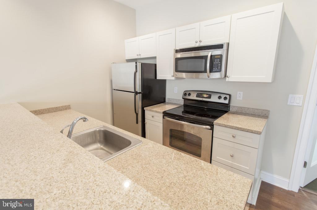 LOGAN SQUARE - Residential Lease