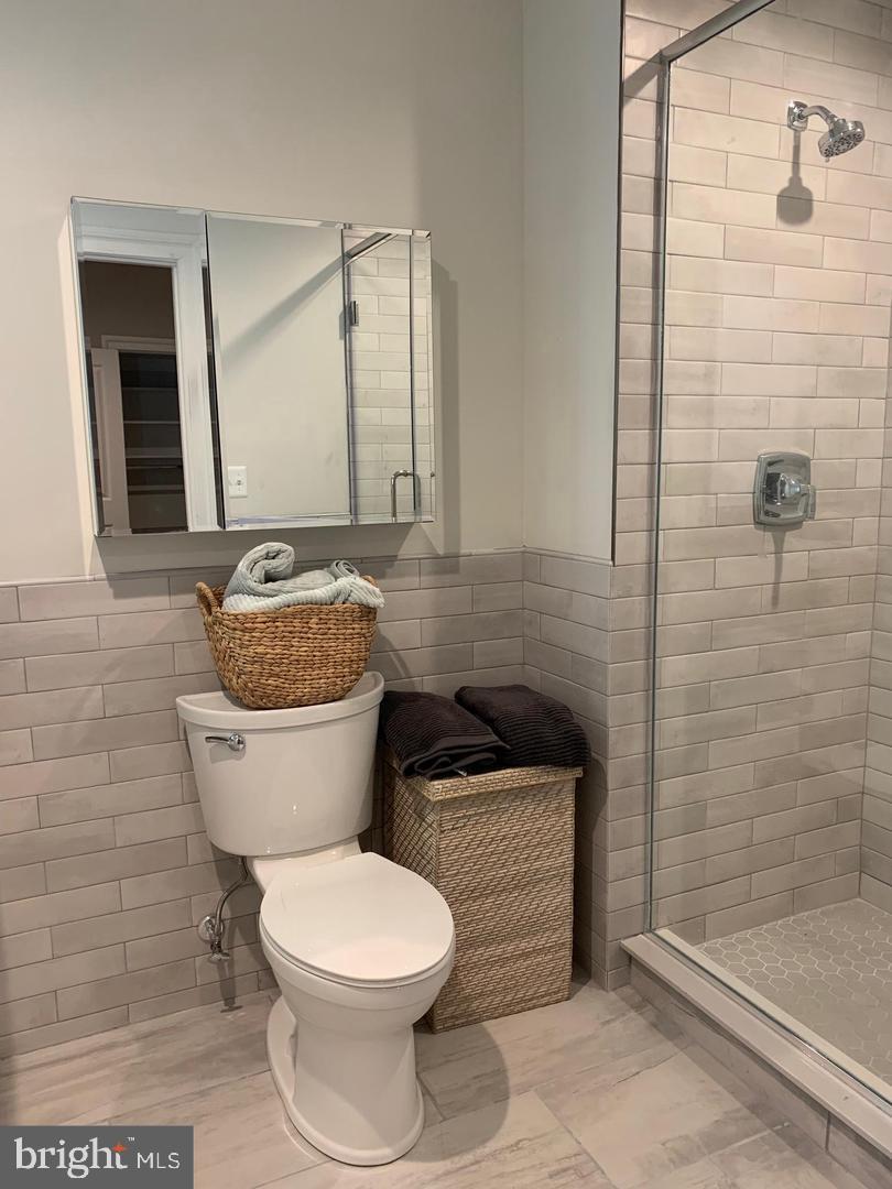 LOGAN SQUARE - Residential Lease