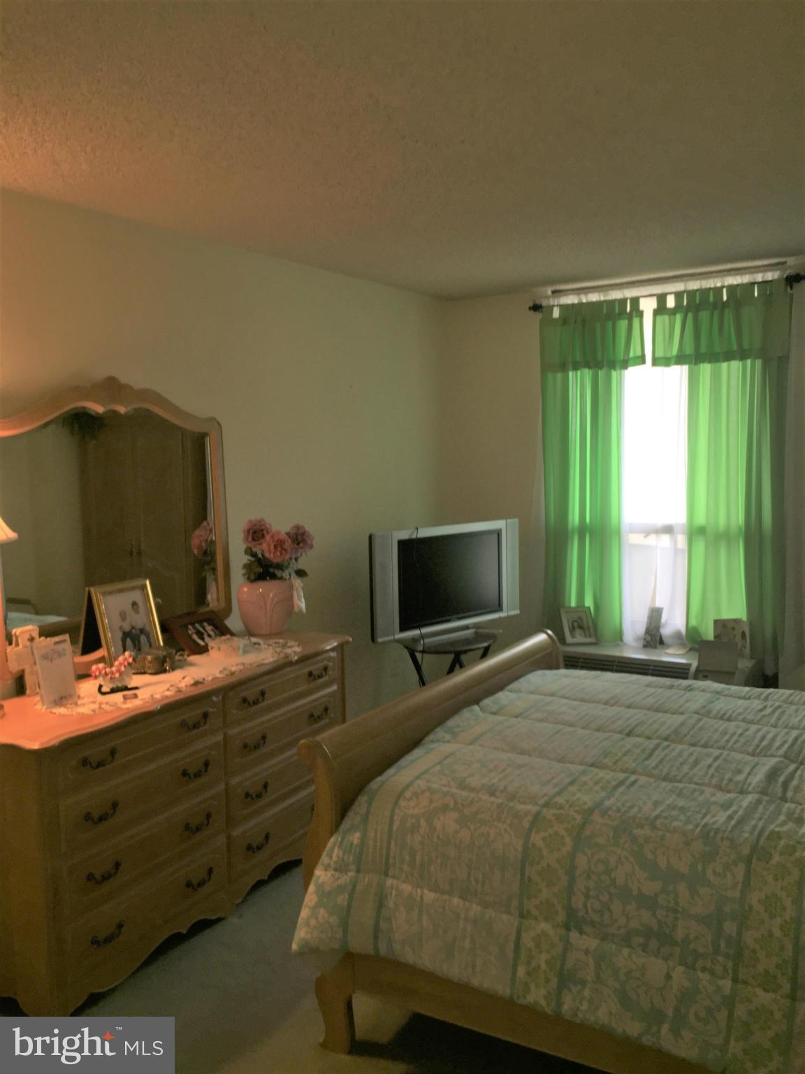 RIDGELY TOWSON CENTER - Residential