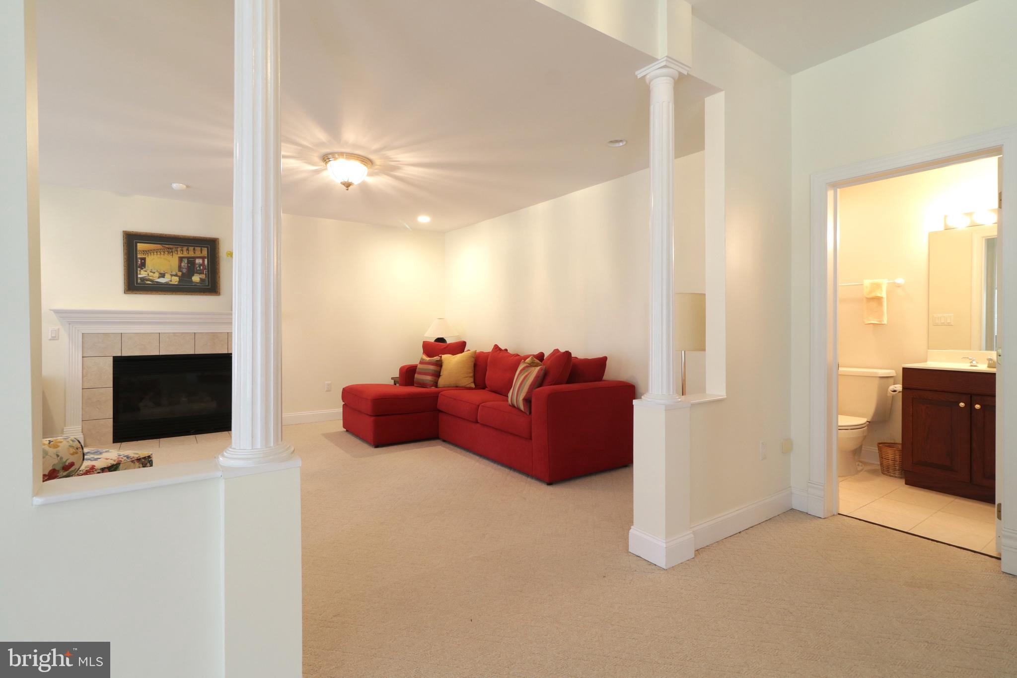 CENTRE HILLS - Residential