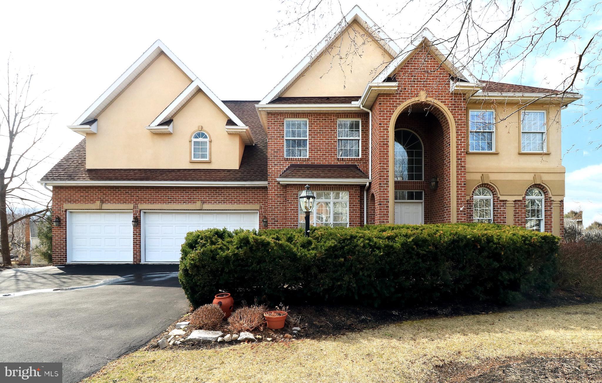 CENTRE HILLS - Residential