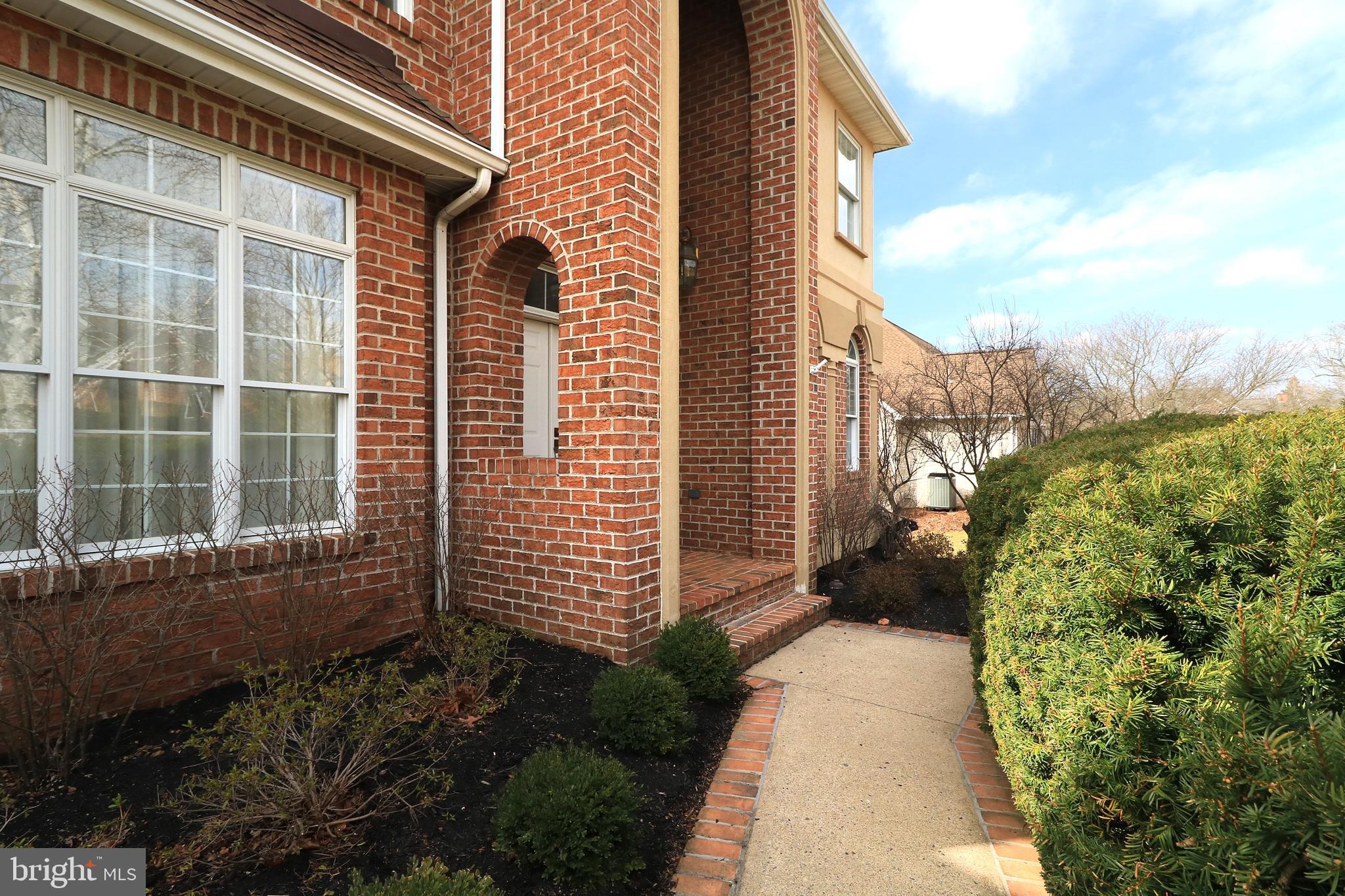 CENTRE HILLS - Residential