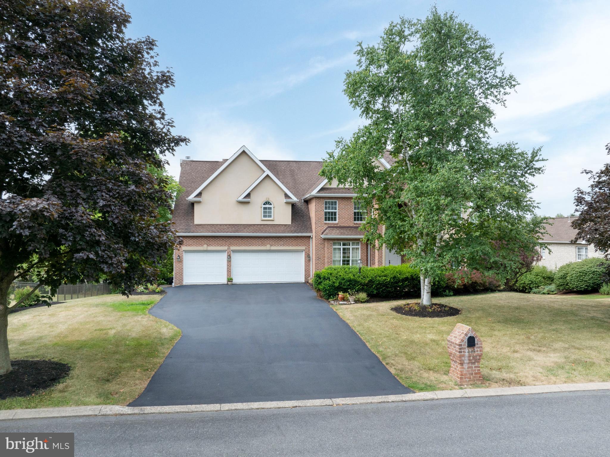 CENTRE HILLS - Residential