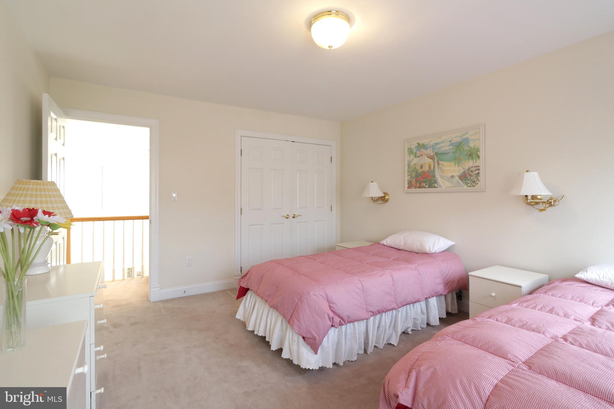 CENTRE HILLS - Residential