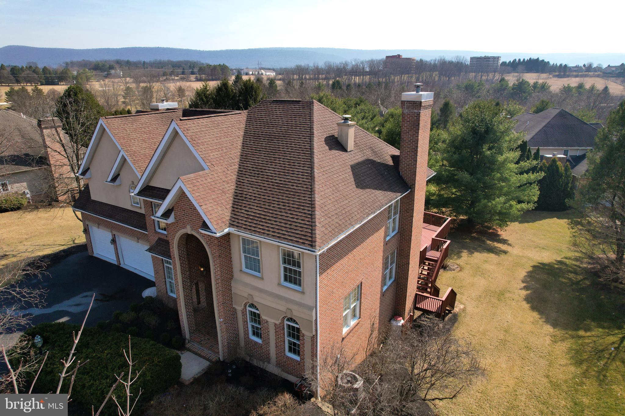 CENTRE HILLS - Residential