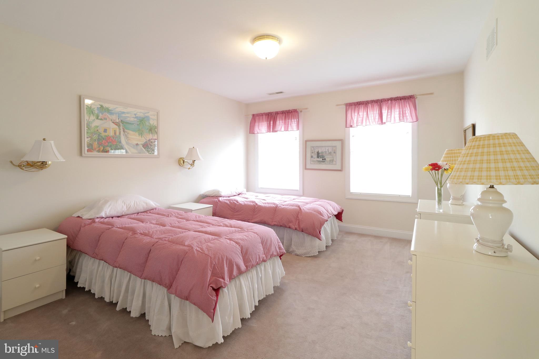 CENTRE HILLS - Residential