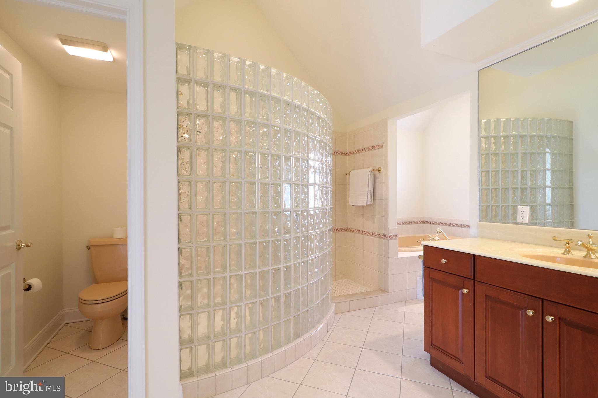 CENTRE HILLS - Residential