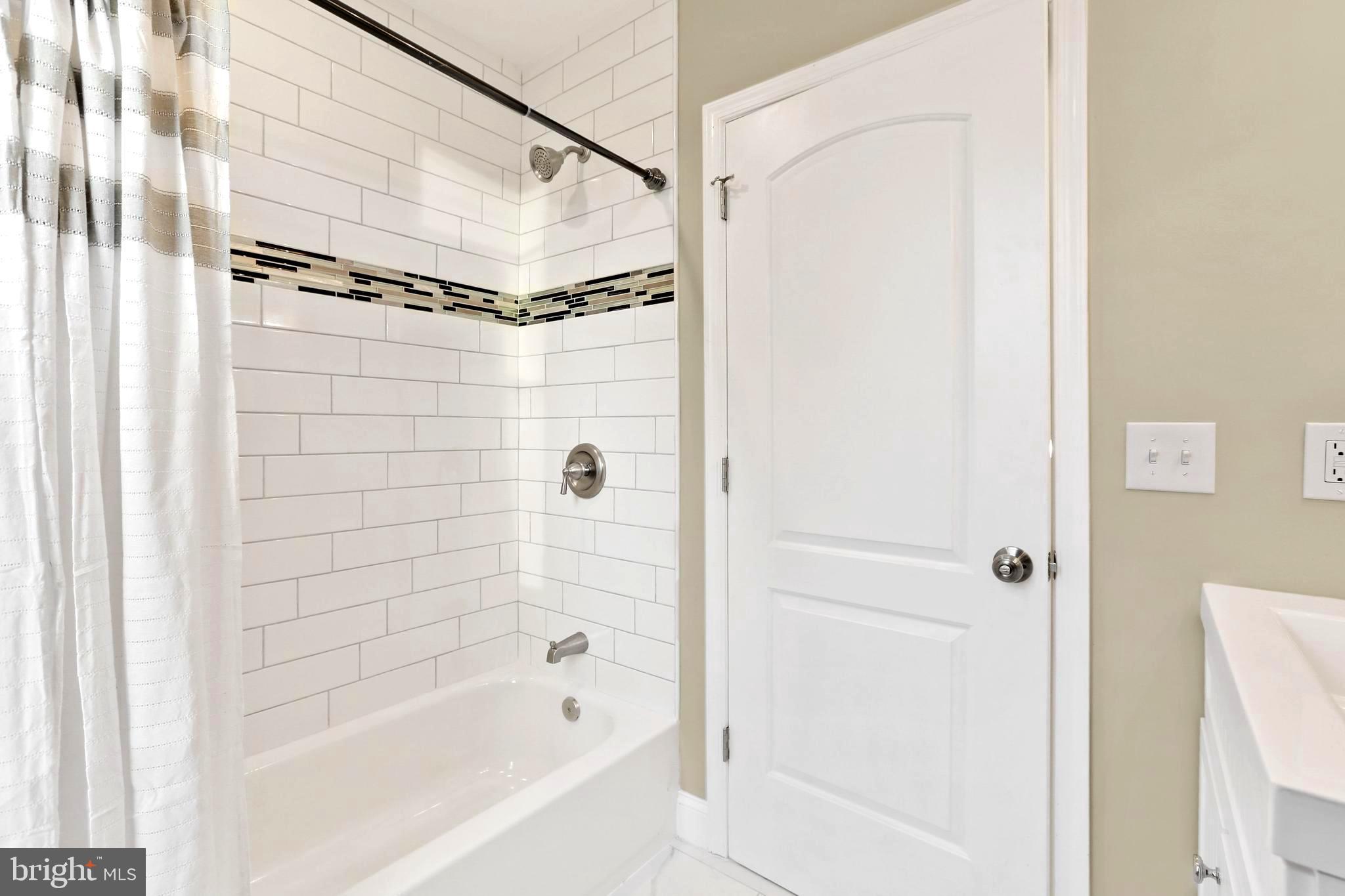 LAURAVILLE HISTORIC DISTRICT - Residential