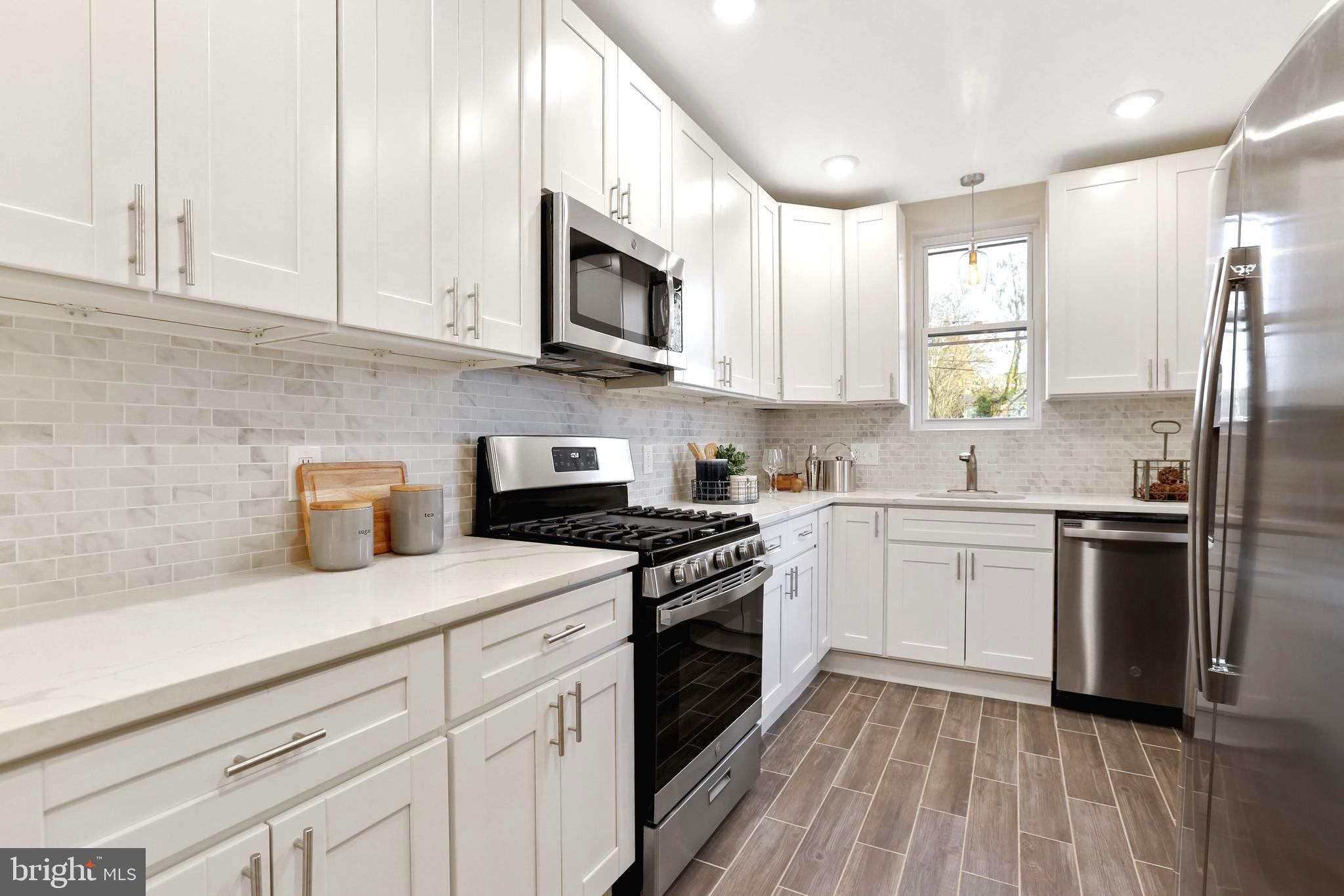 LAURAVILLE HISTORIC DISTRICT - Residential