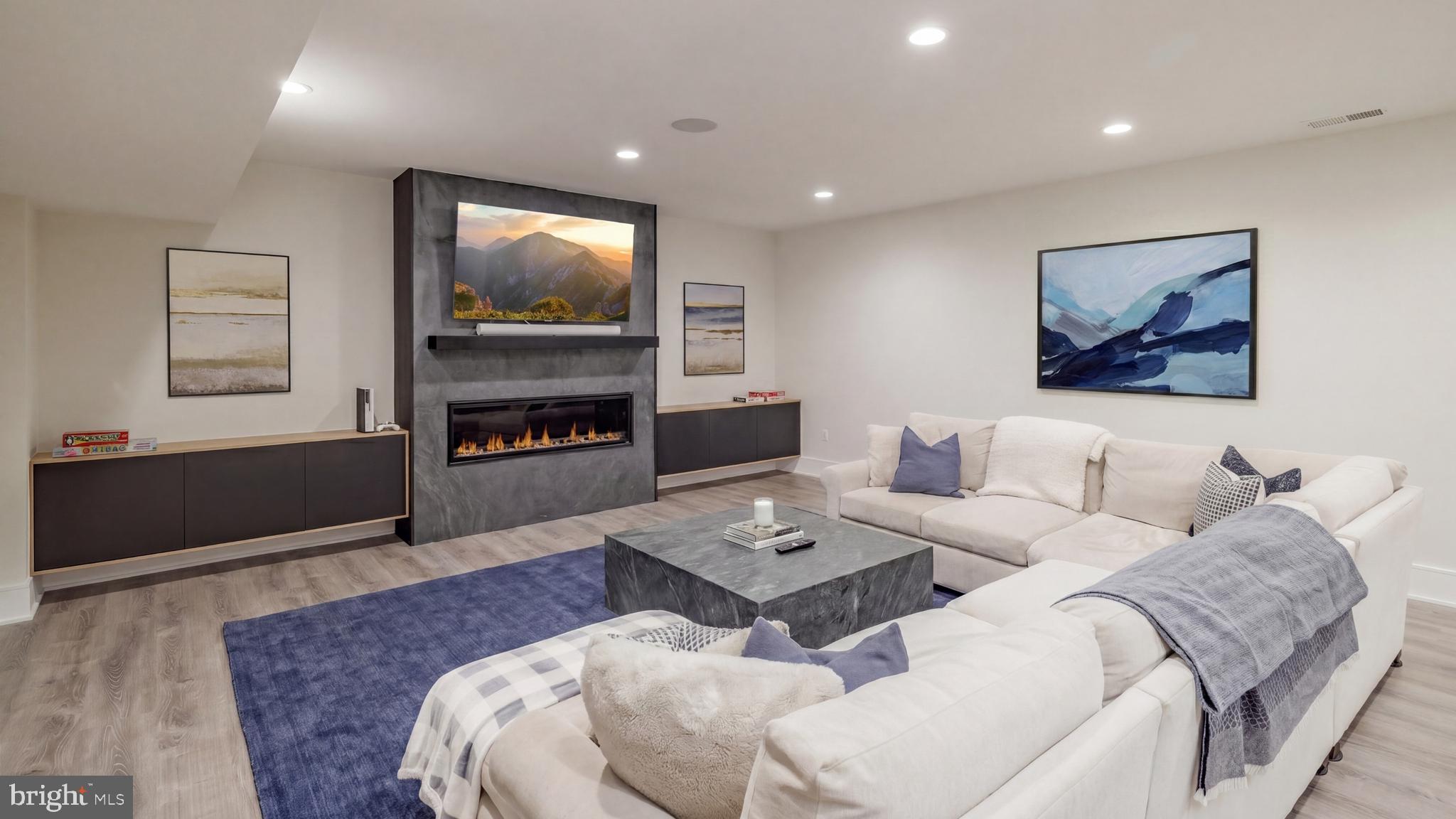 HANSBOROUGH - Residential