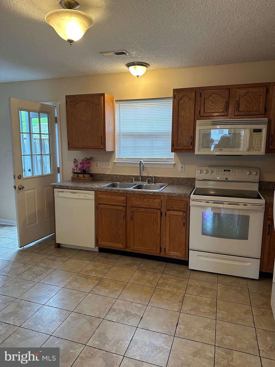 CARLISLE HEIGHTS - Residential Lease