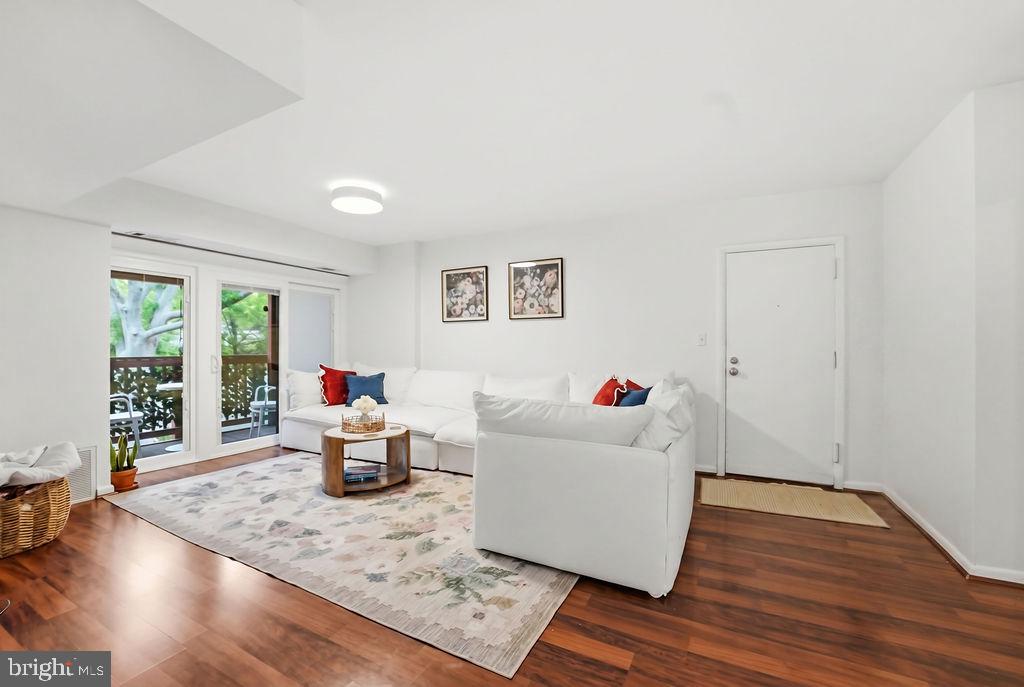 49 SKYHILL ROAD 204