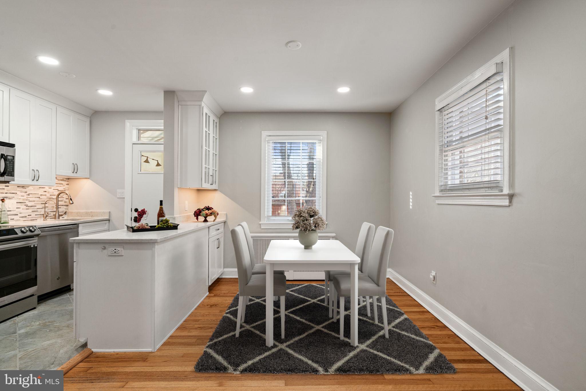 204 S COURTHOUSE ROAD