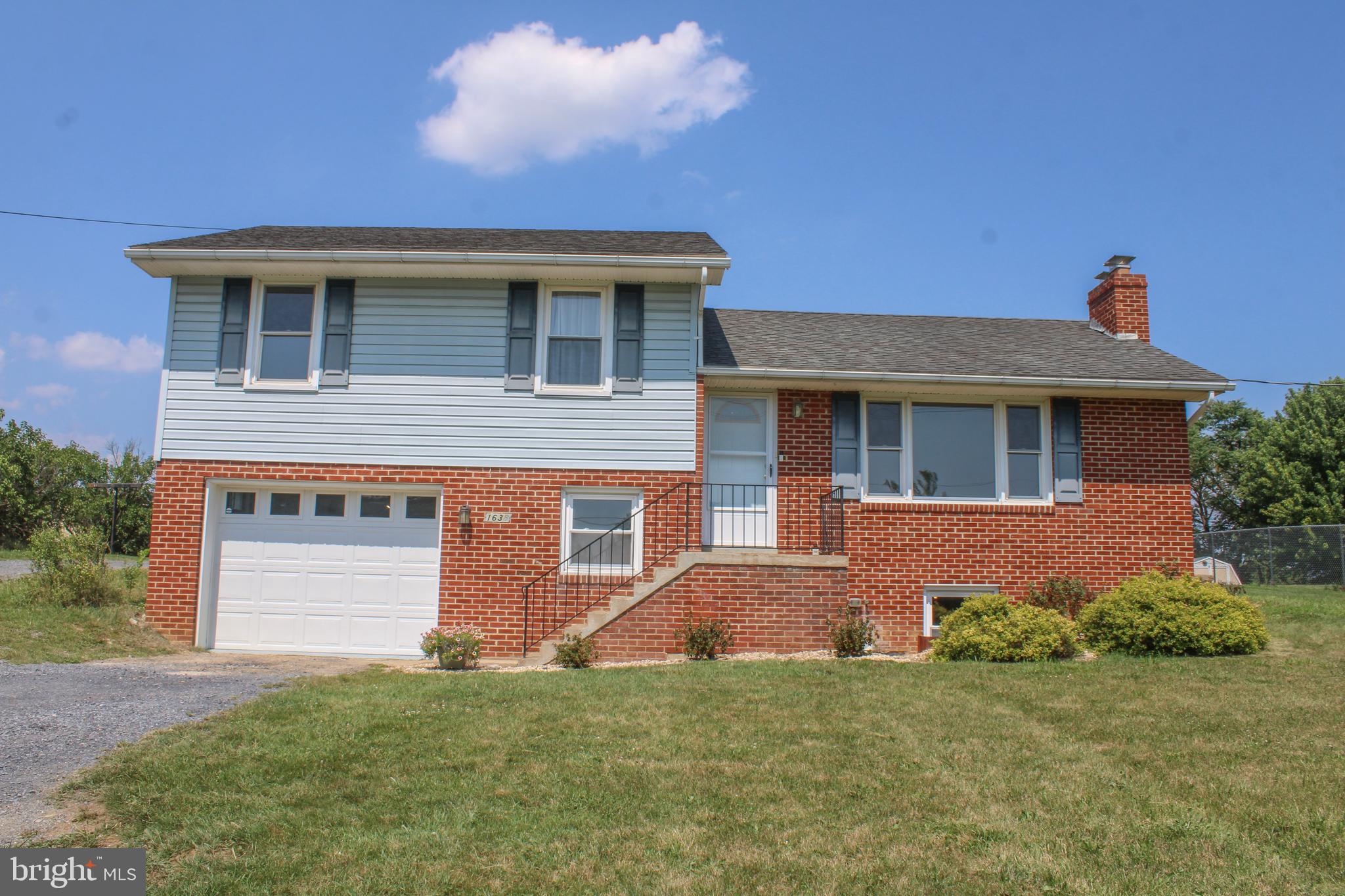 1638 HAHNS LANE