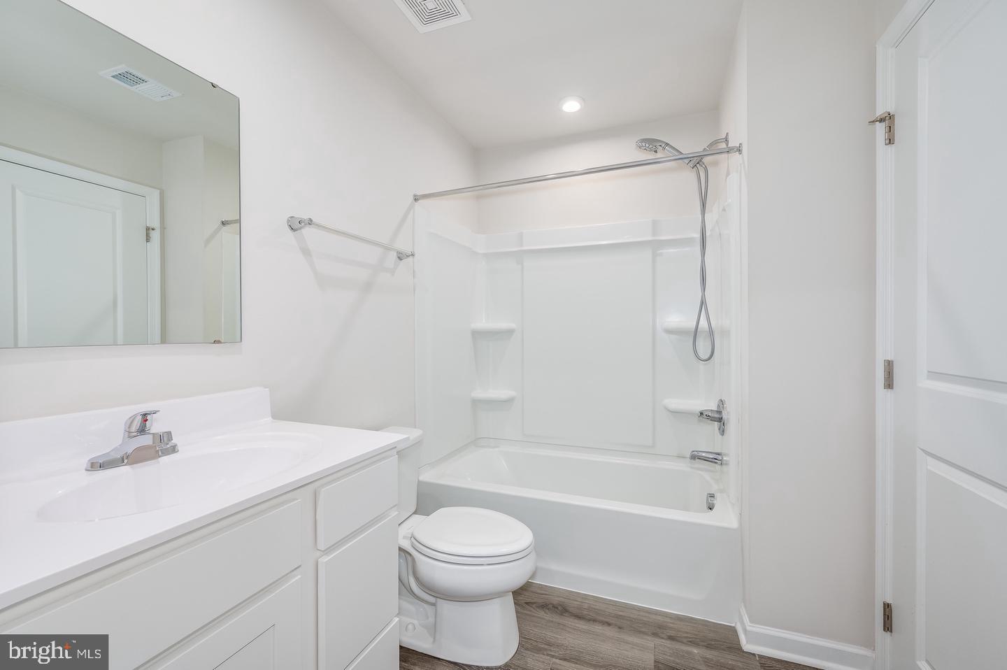 SOUTH BROOK - Residential