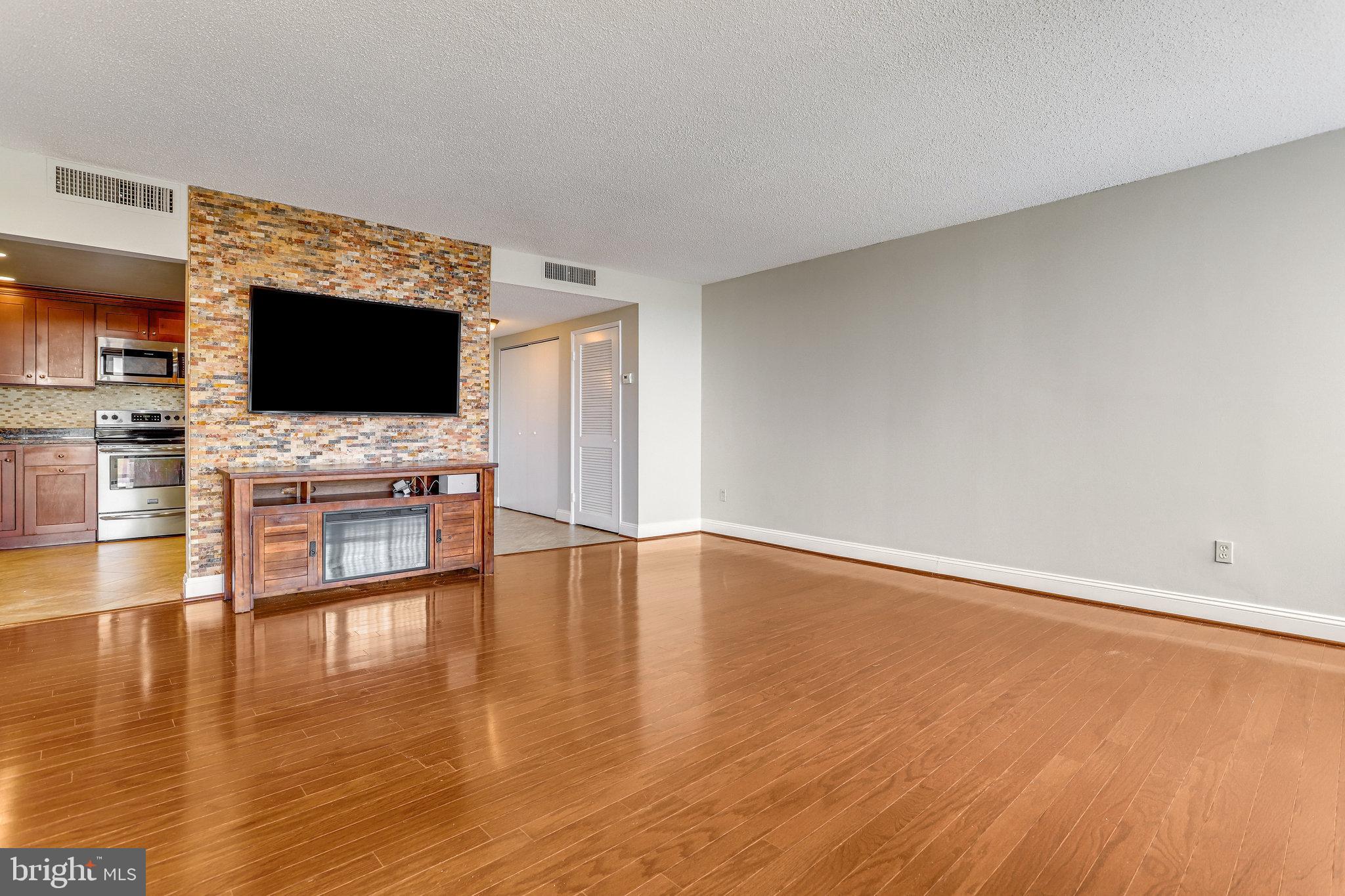 OLYMPUS AT LANDMARK - Residential Lease