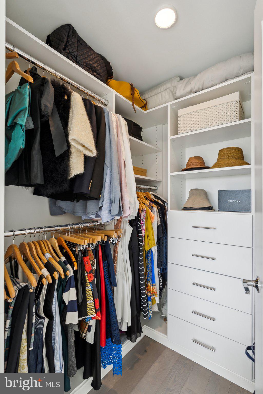 CHEVAL - Residential