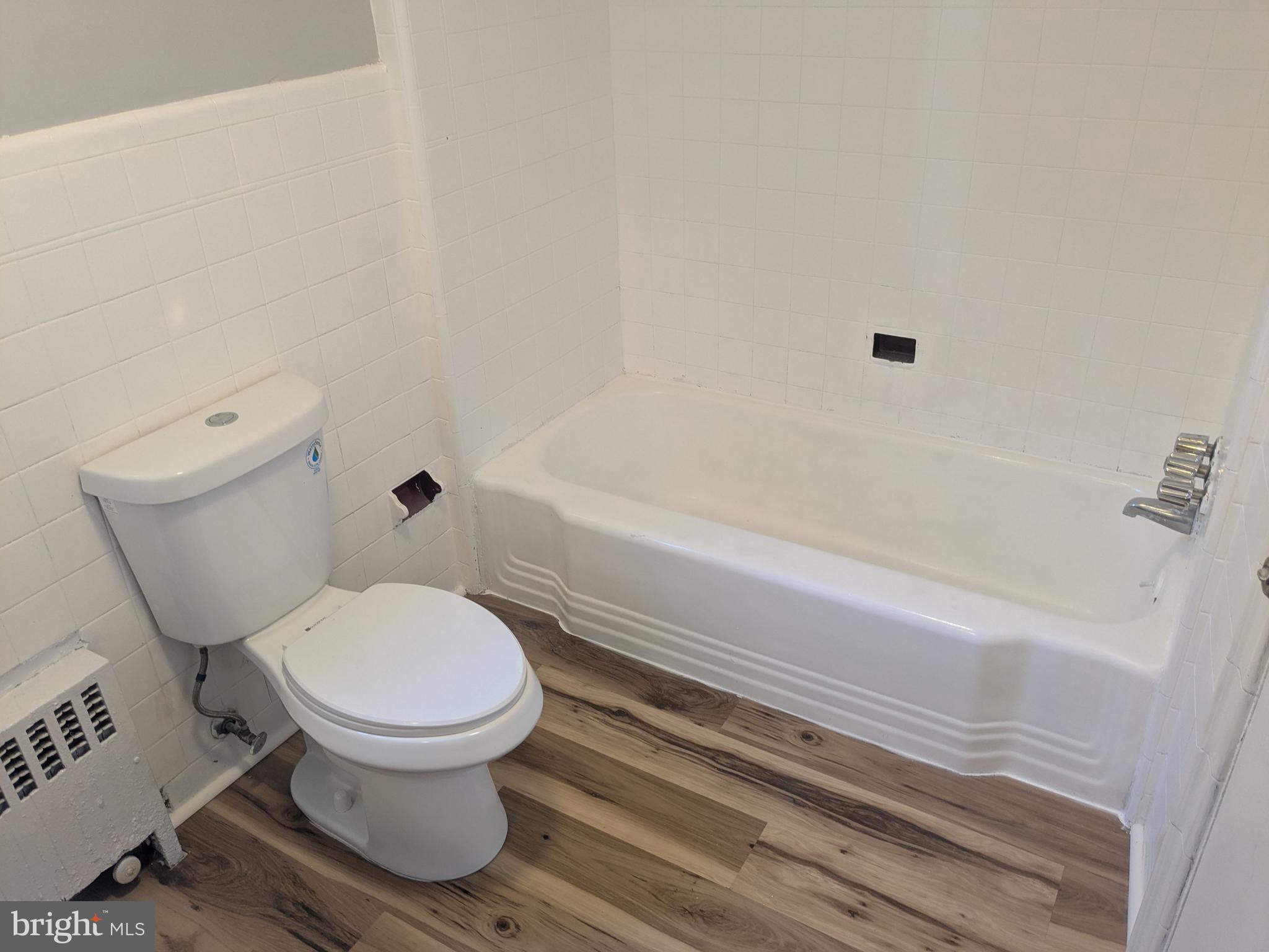 1169 LANSDOWNE AVENUE