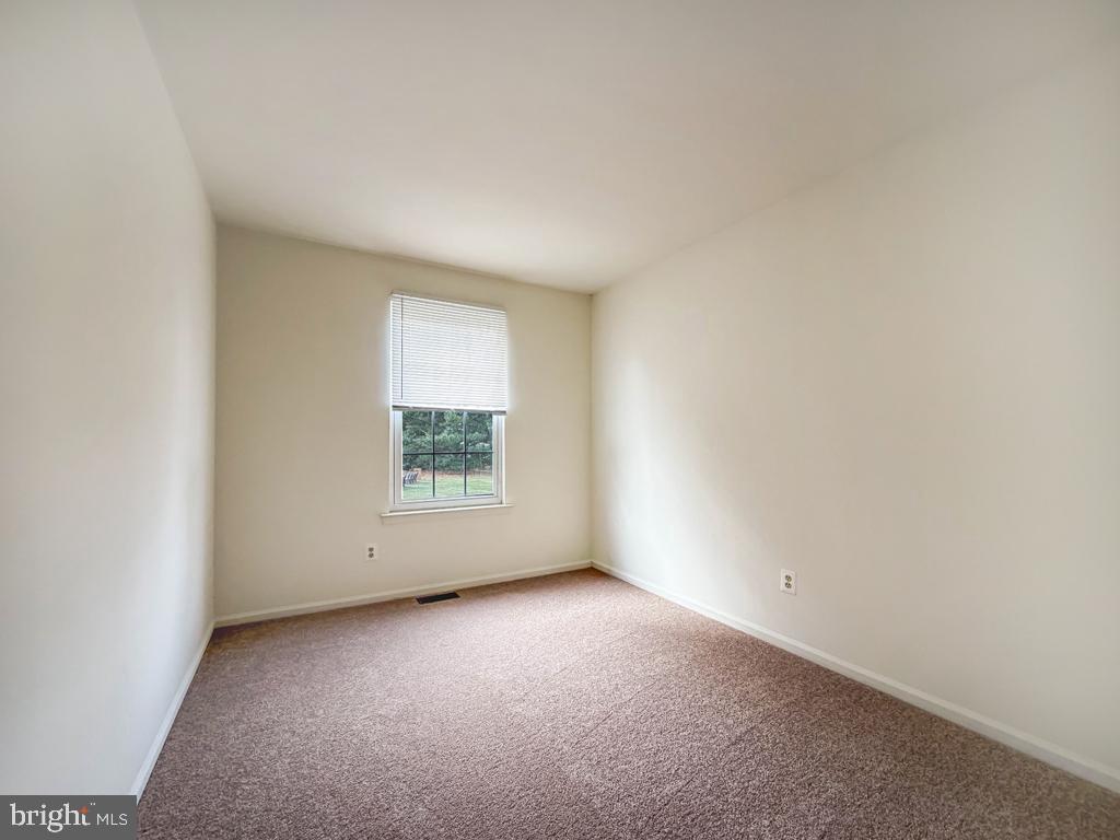 COUNTRY BEND - Residential Lease