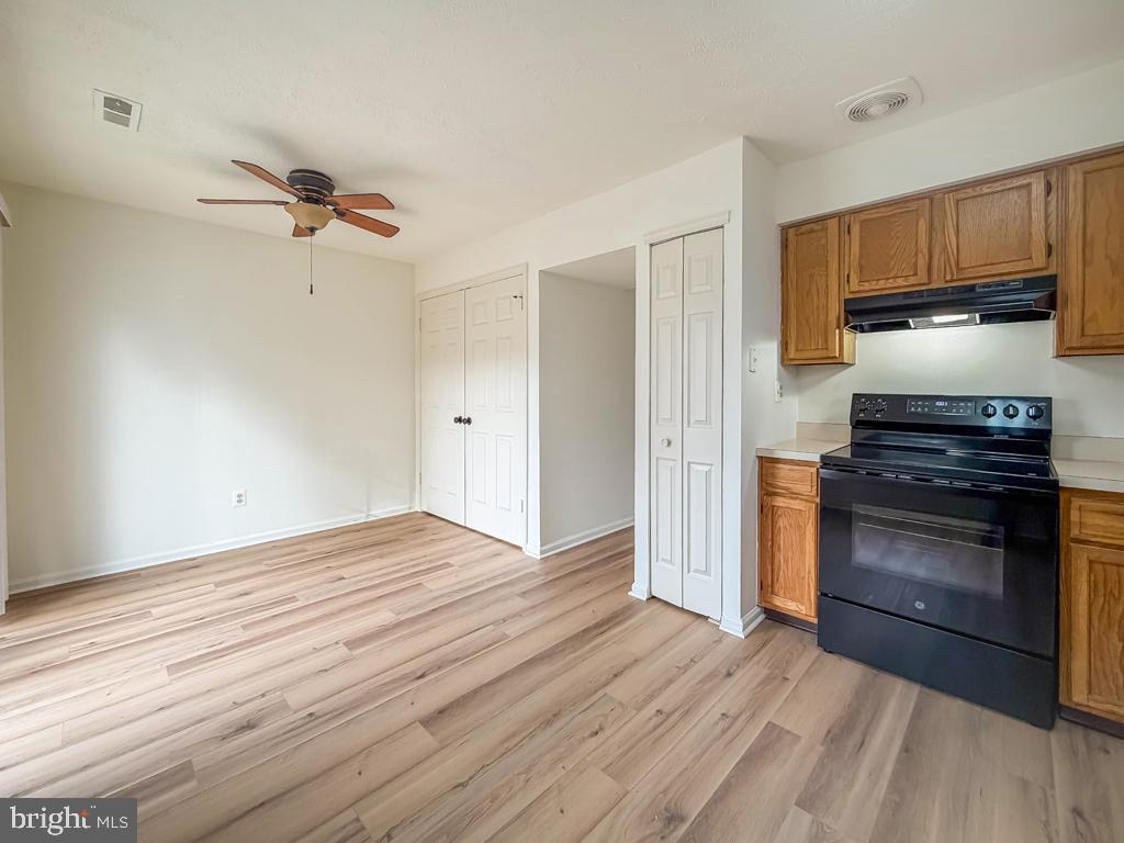 COUNTRY BEND - Residential Lease