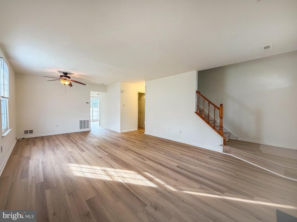 COUNTRY BEND - Residential Lease