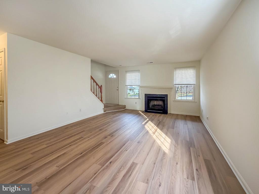 COUNTRY BEND - Residential Lease