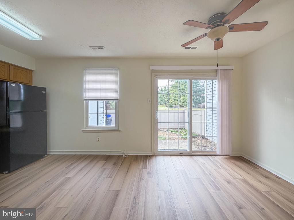 COUNTRY BEND - Residential Lease