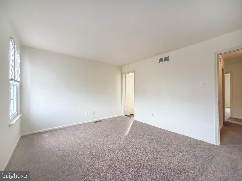 COUNTRY BEND - Residential Lease