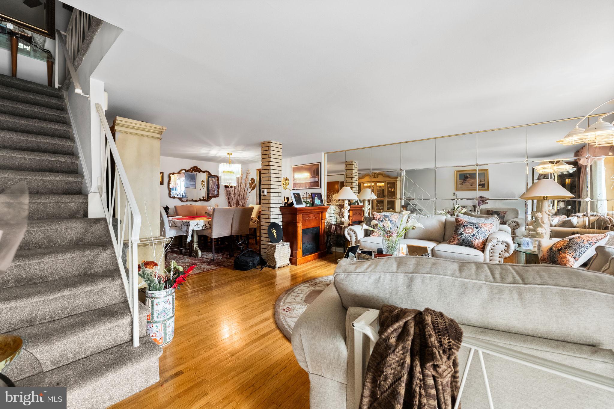 ASHTON-WOODENBRIDGE - Residential