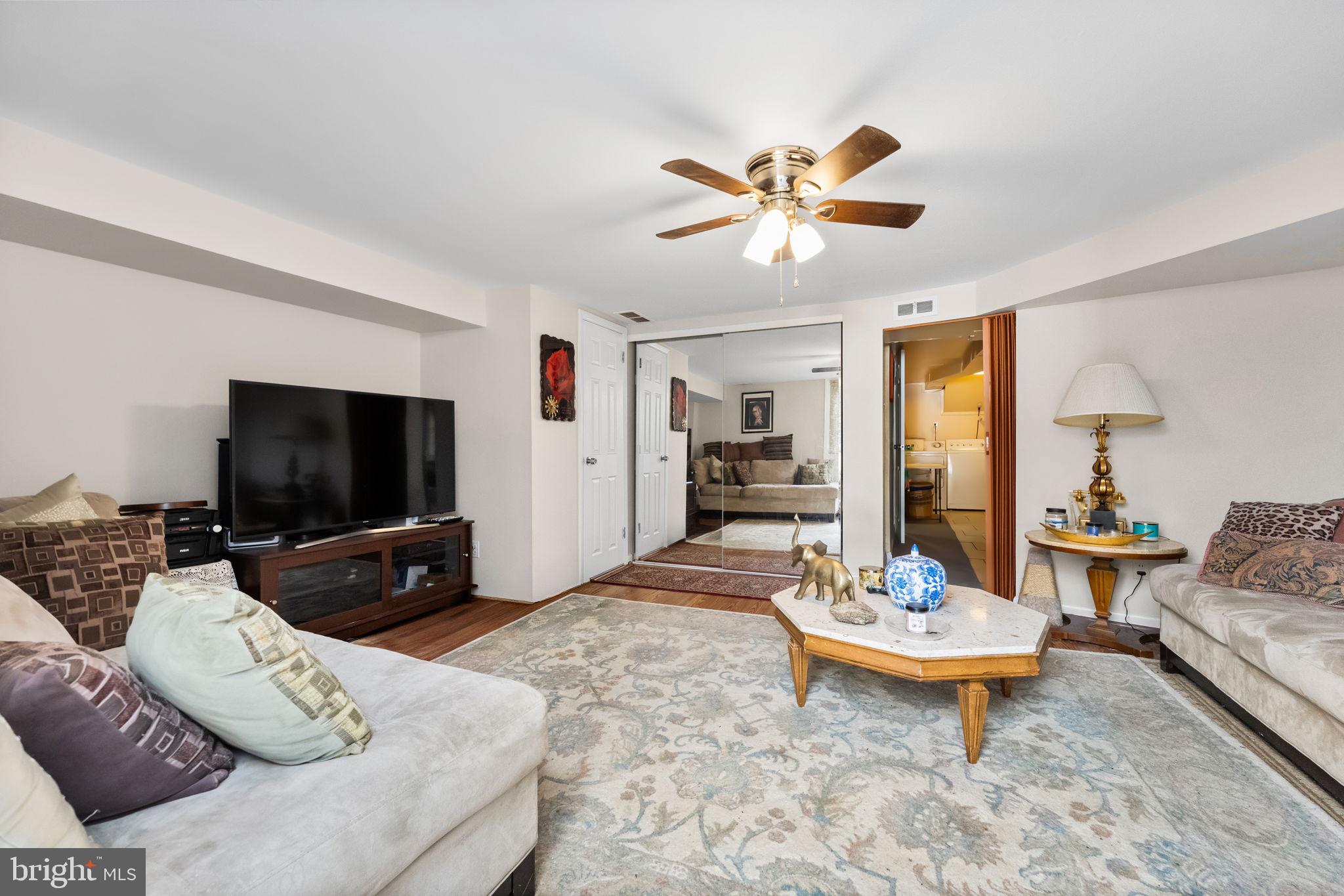 ASHTON-WOODENBRIDGE - Residential