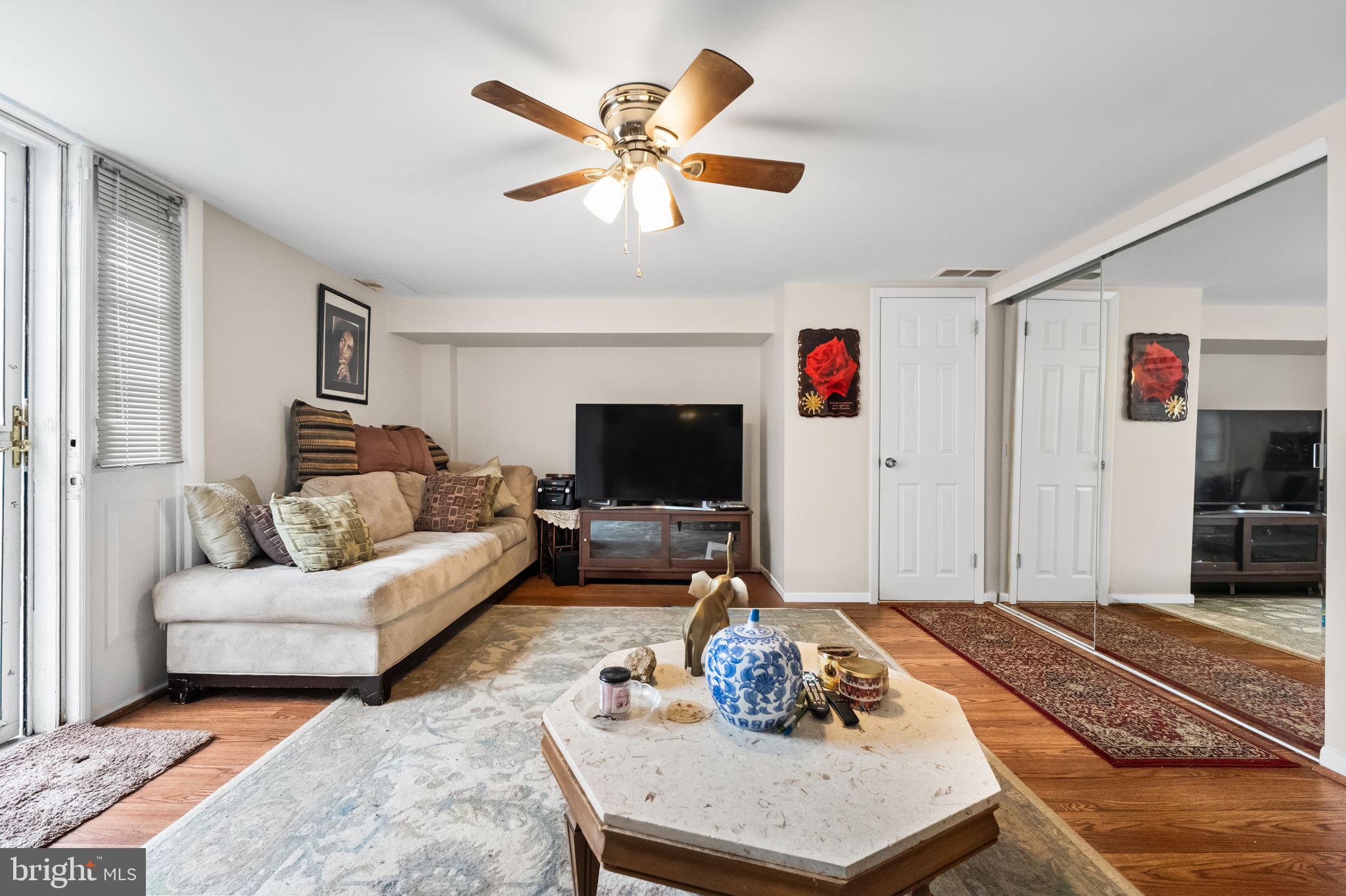 ASHTON-WOODENBRIDGE - Residential