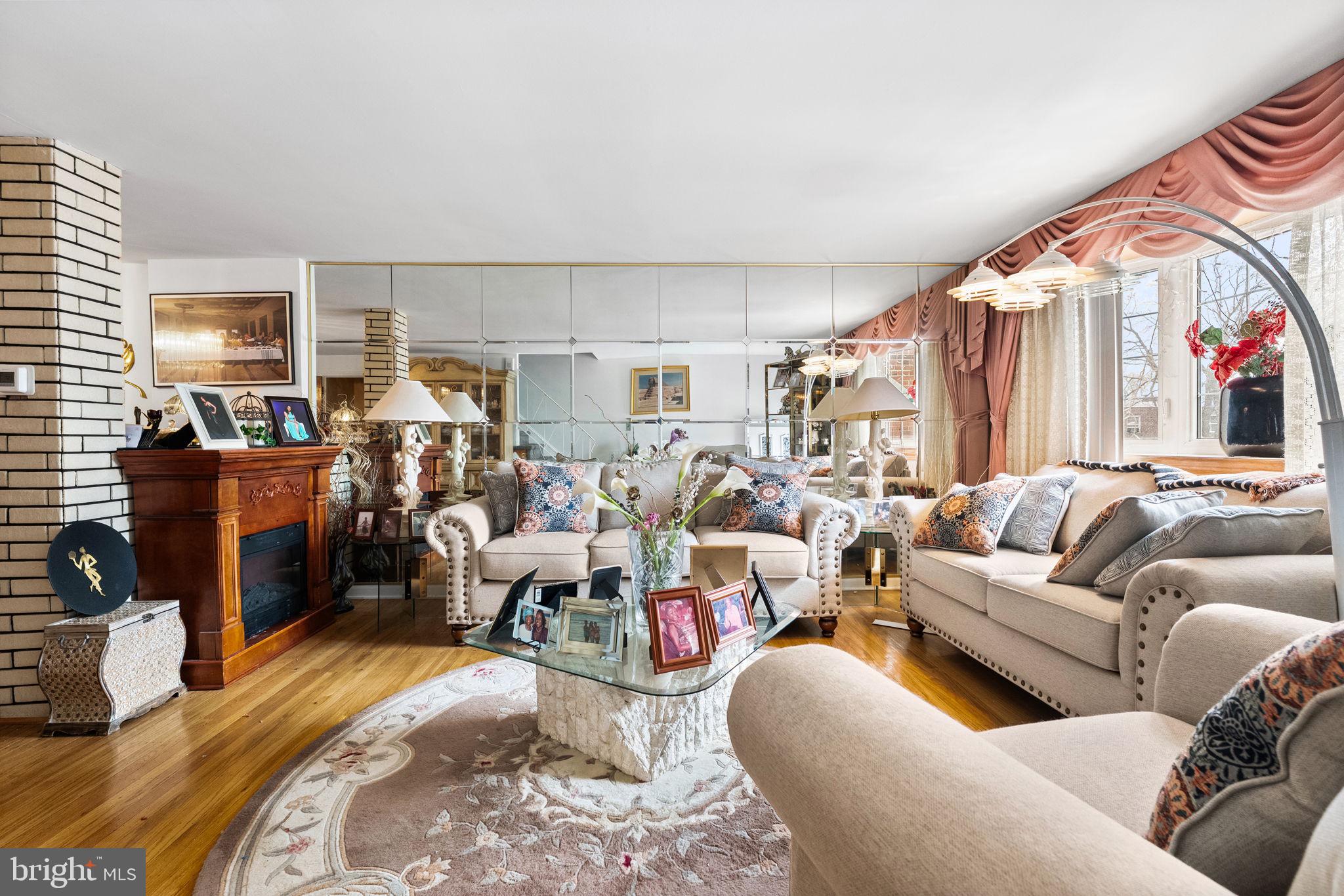 ASHTON-WOODENBRIDGE - Residential