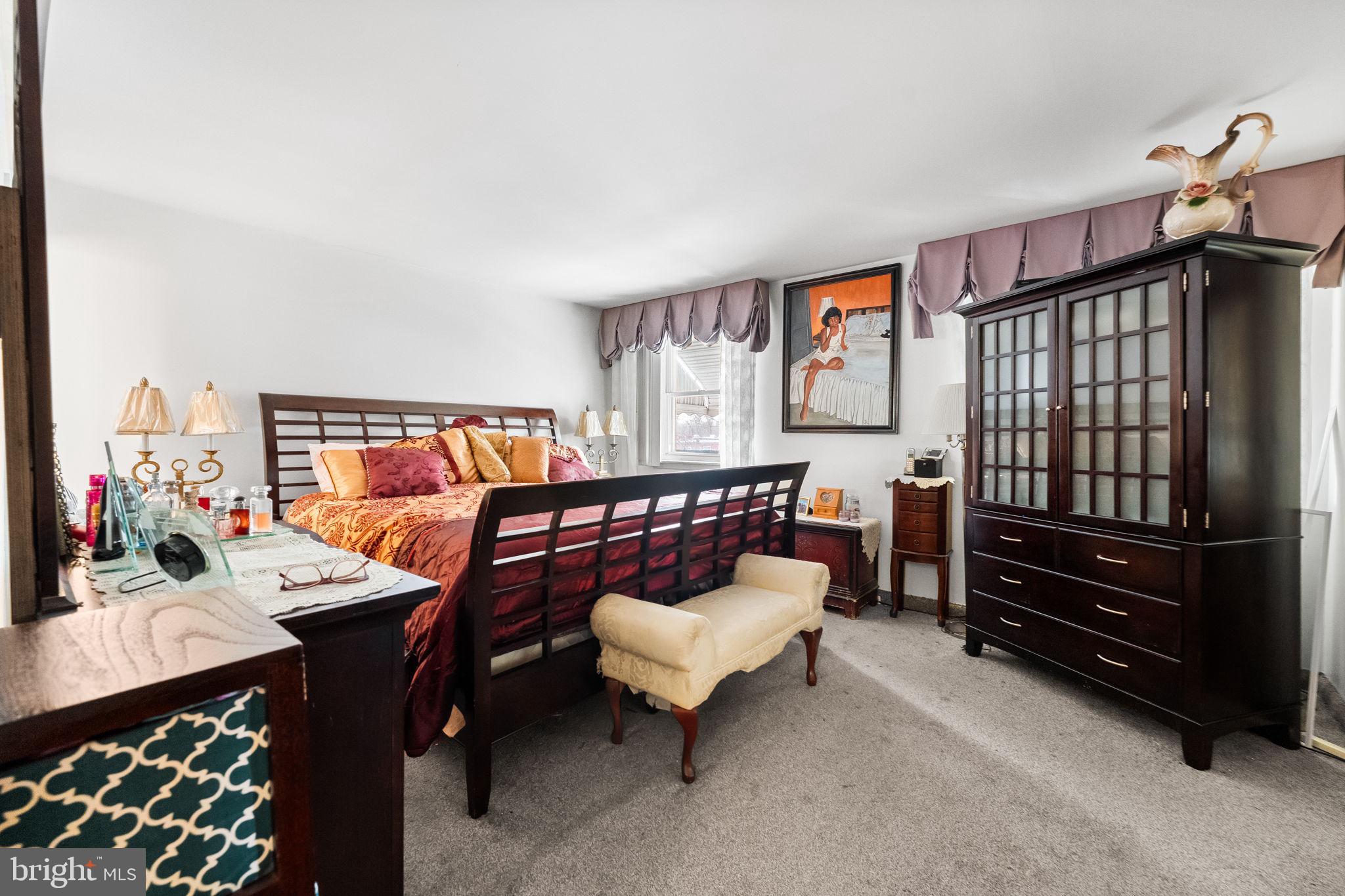 ASHTON-WOODENBRIDGE - Residential
