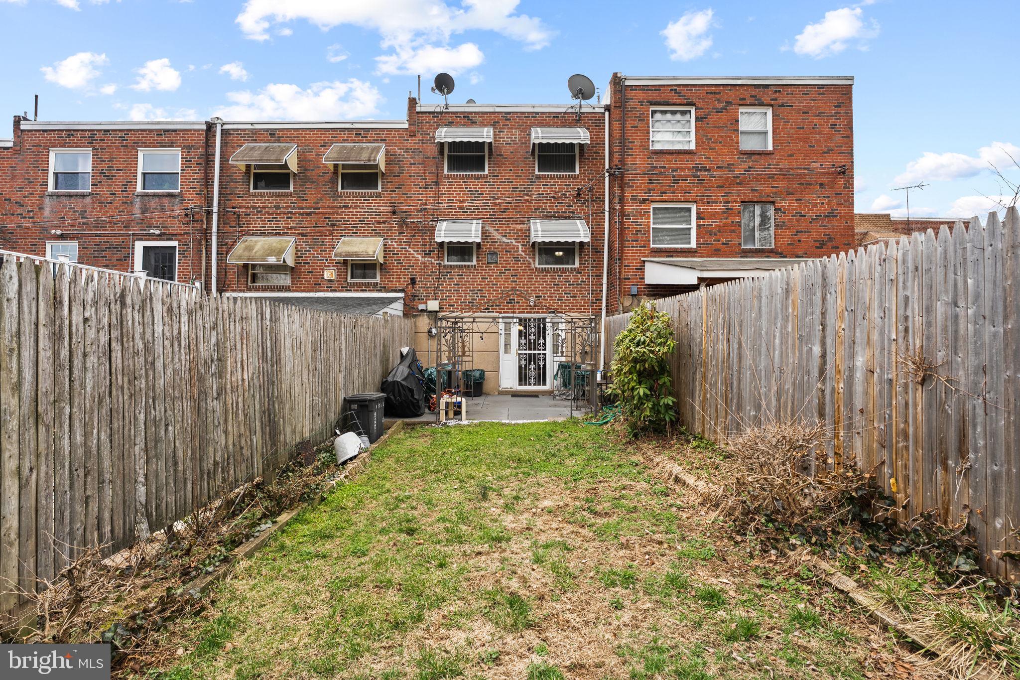 ASHTON-WOODENBRIDGE - Residential