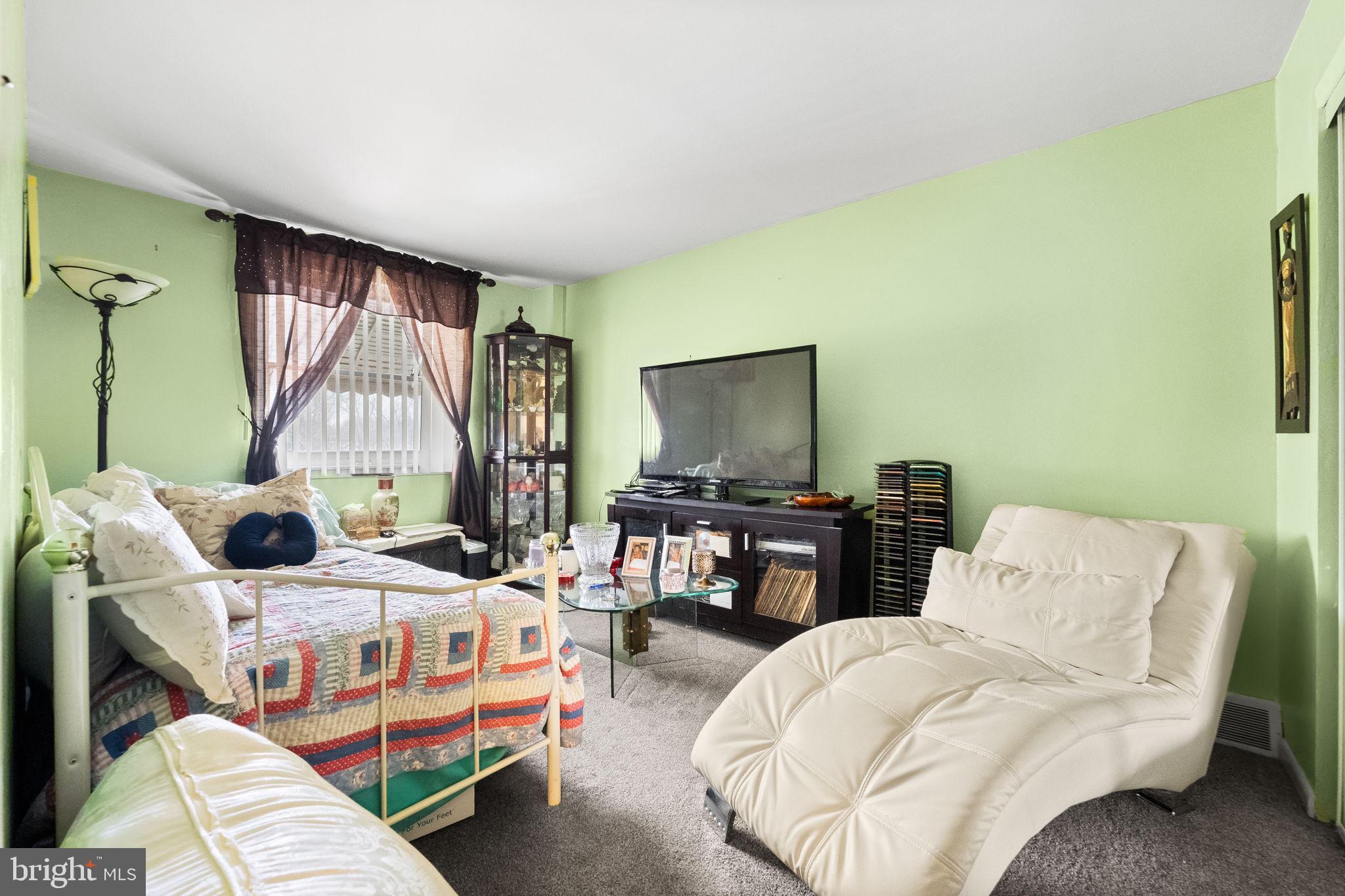 ASHTON-WOODENBRIDGE - Residential