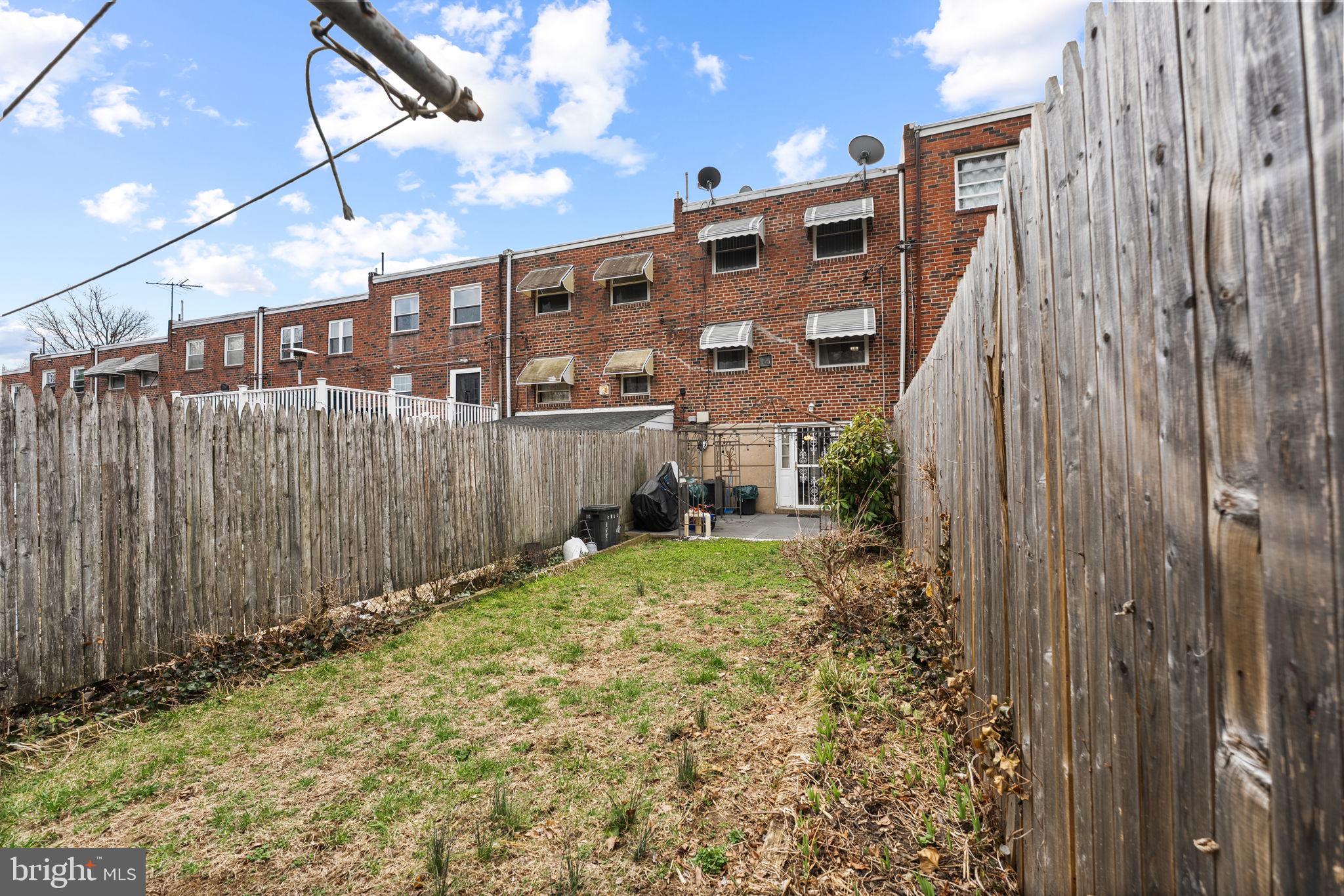 ASHTON-WOODENBRIDGE - Residential