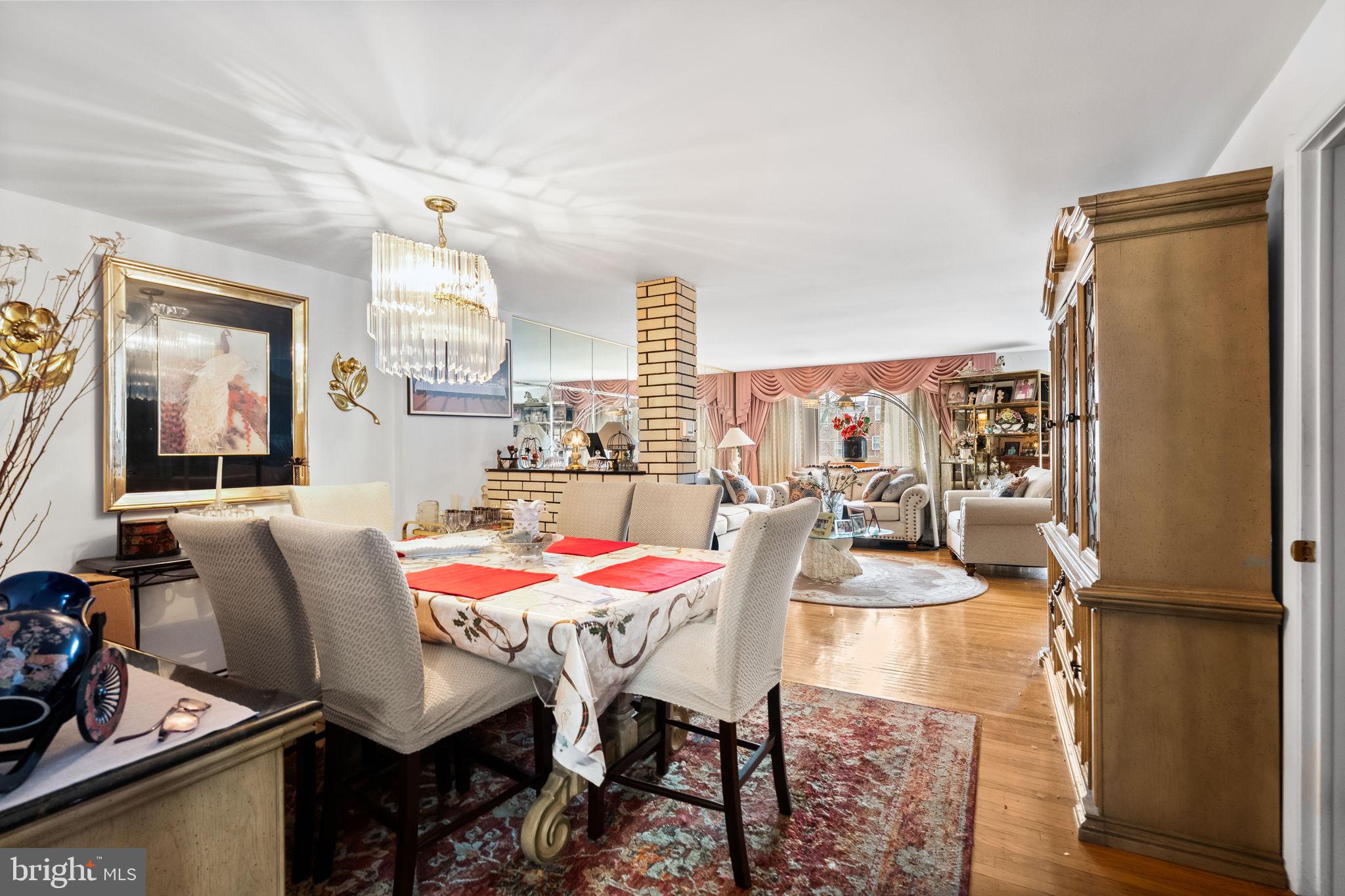 ASHTON-WOODENBRIDGE - Residential