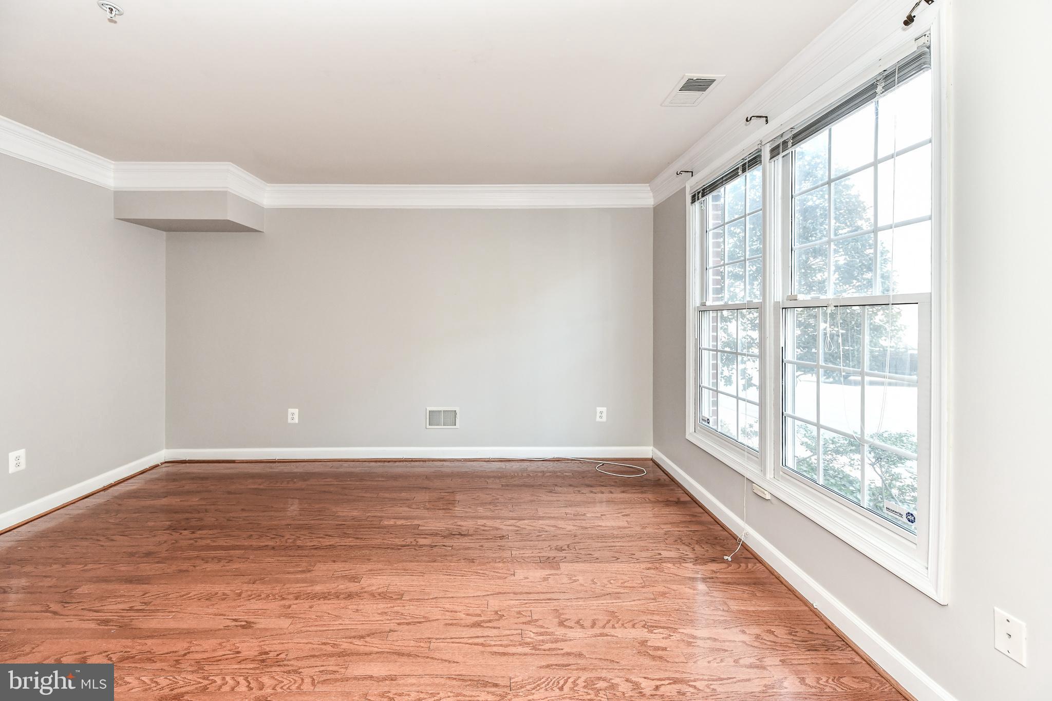 TYSONS VILLAGE - Residential Lease