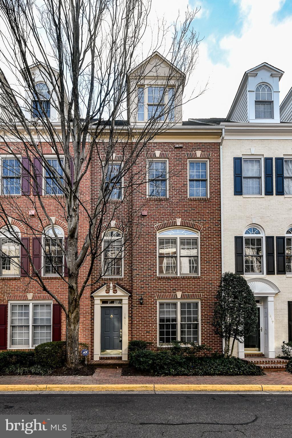 TYSONS VILLAGE - Residential Lease