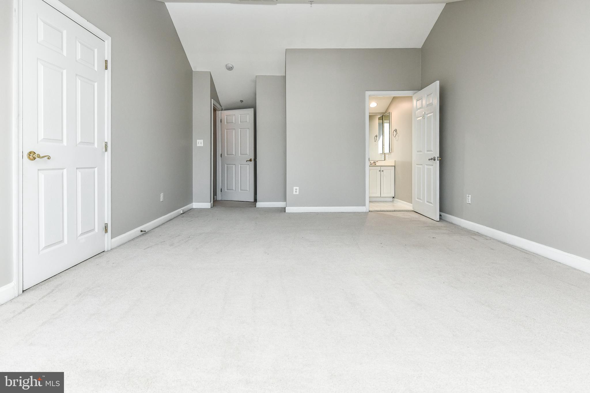 TYSONS VILLAGE - Residential Lease